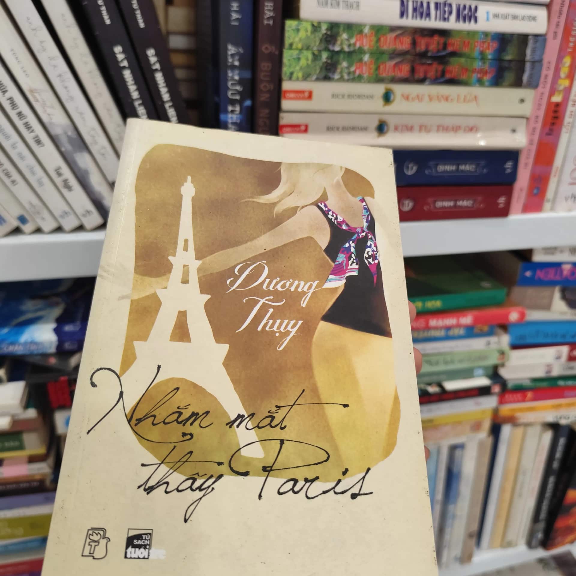 Nhắm mắt thấy Paris - Dương Thụy