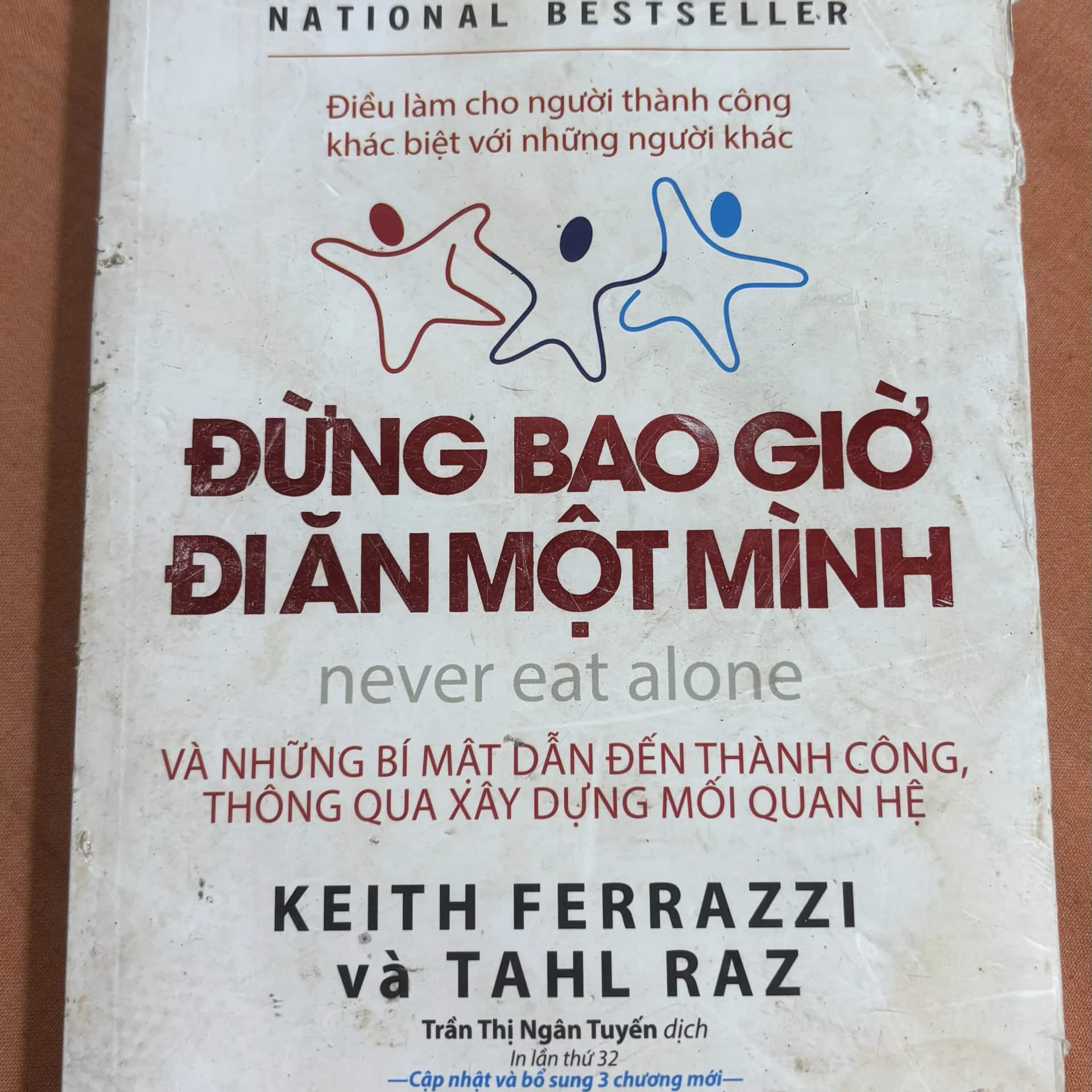 Đừng bao giờ đi ăn một mình