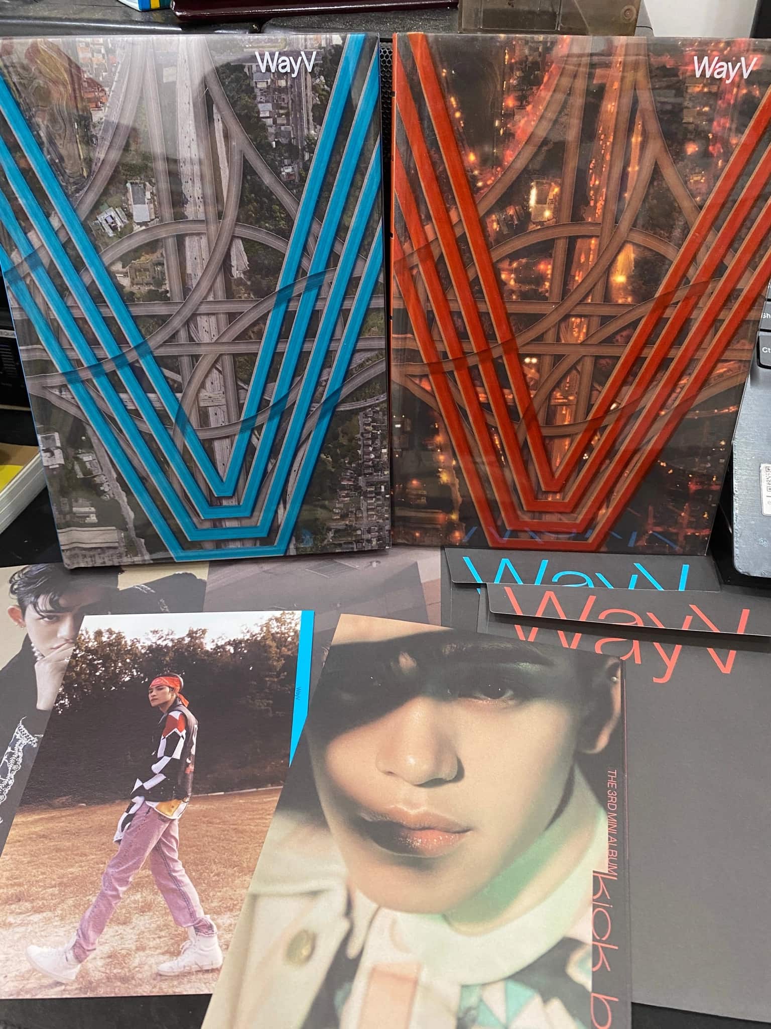 {SM official ~ Có sẵn } Way V ~ Kick back/ Phản công (Album hình ảnh đĩa )