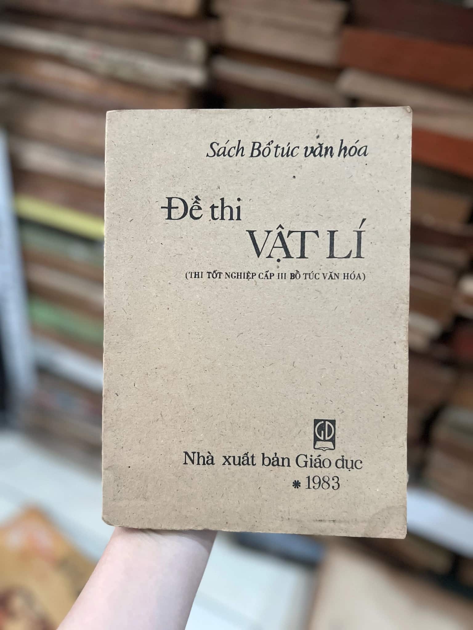 Đề thi vật lý , thi tốt nghiệp cấp 3 1983