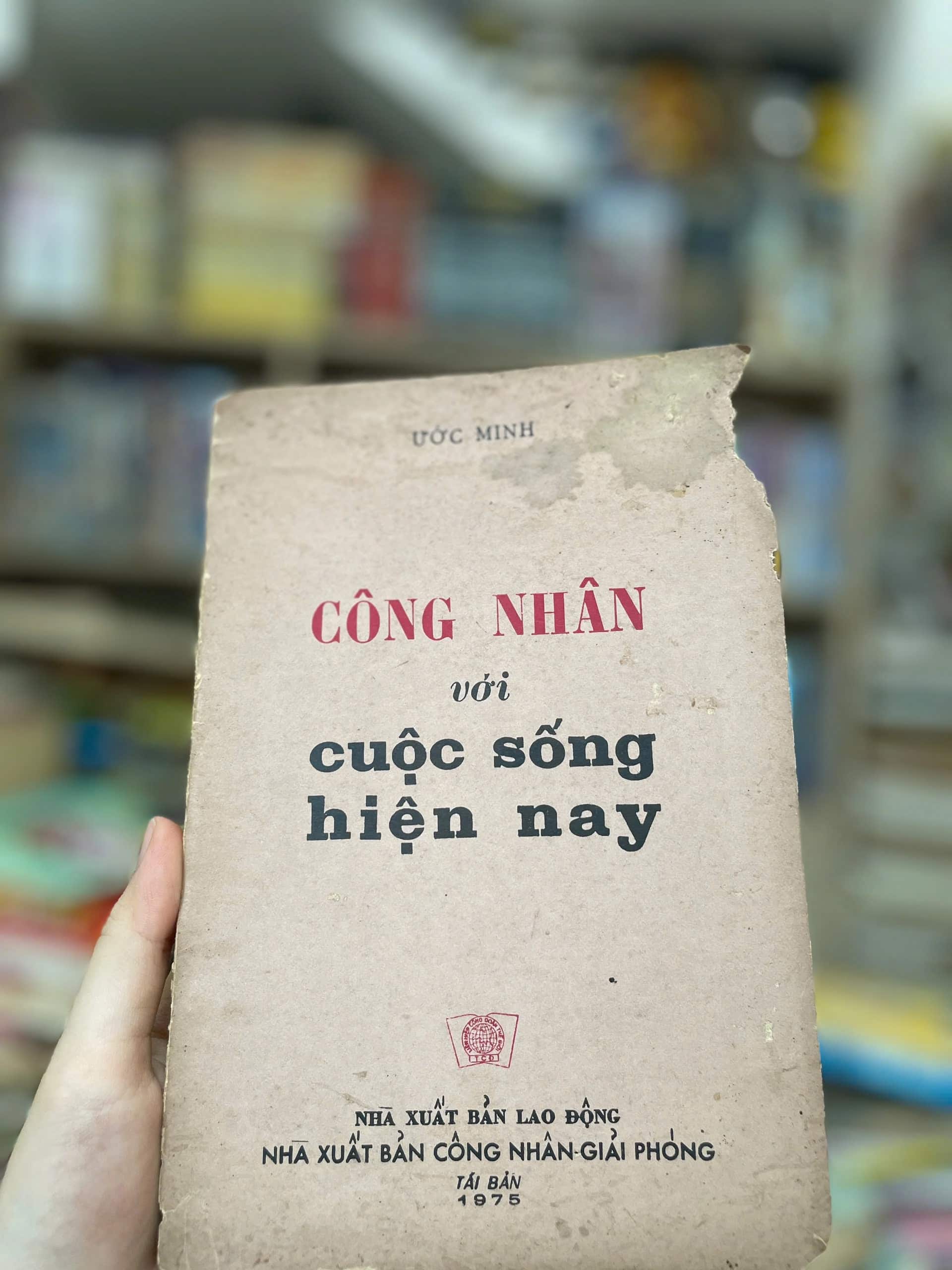 Công nhân với đời sống hiện nay - 1975