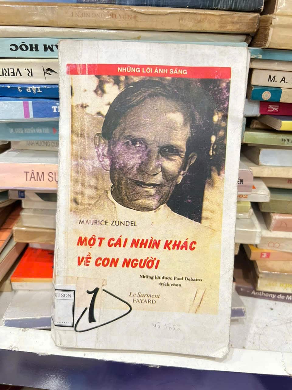 Một Cái Nhìn Khác Về Con Người