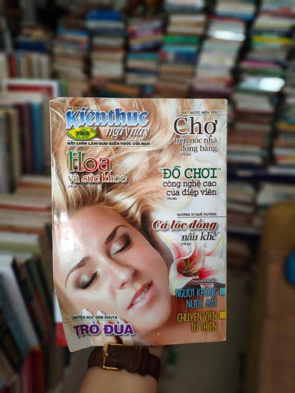 2 Cuốn Tạp chí Kiến thức ngày nay