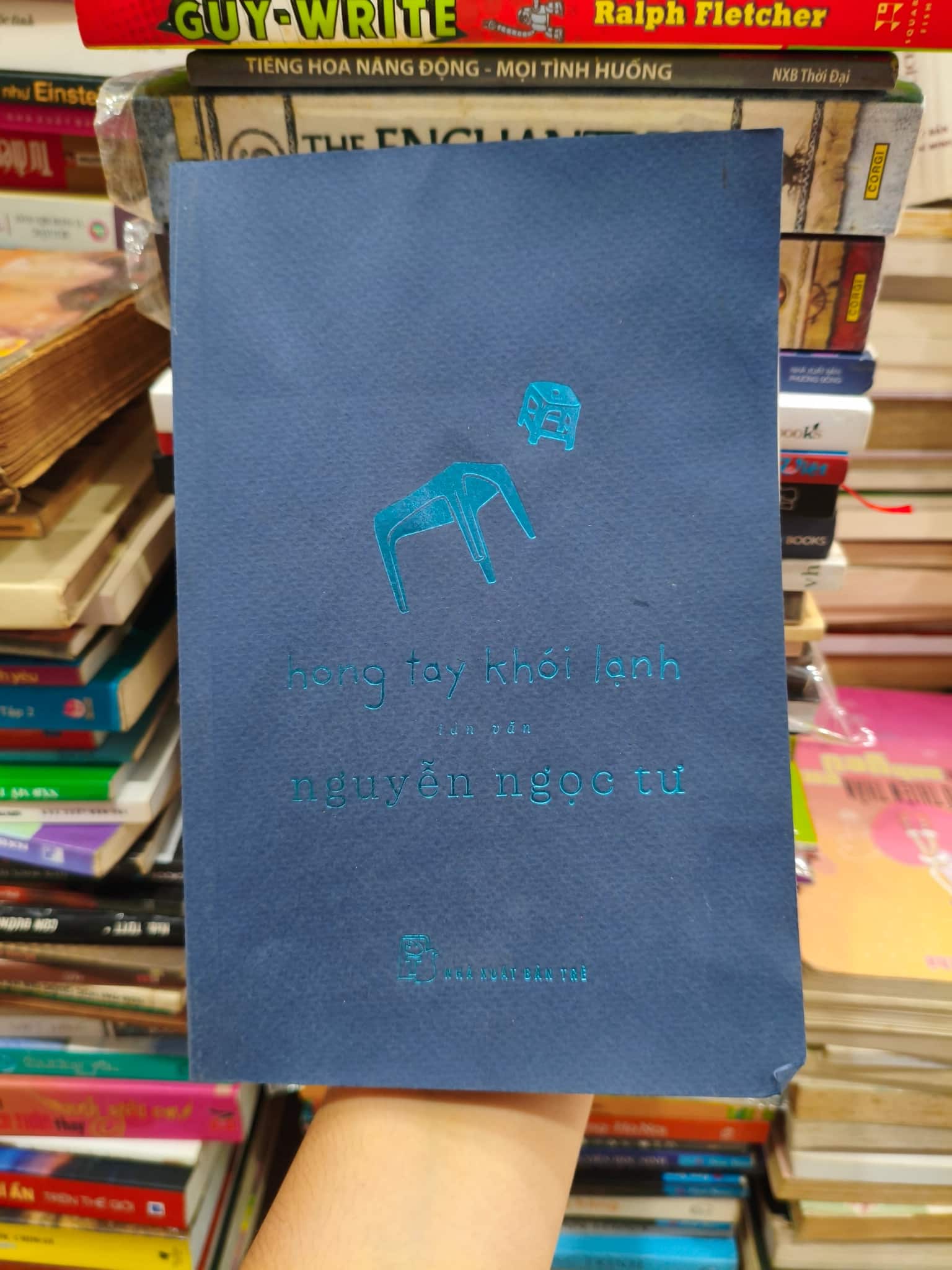 Hong tay khói lạnh 