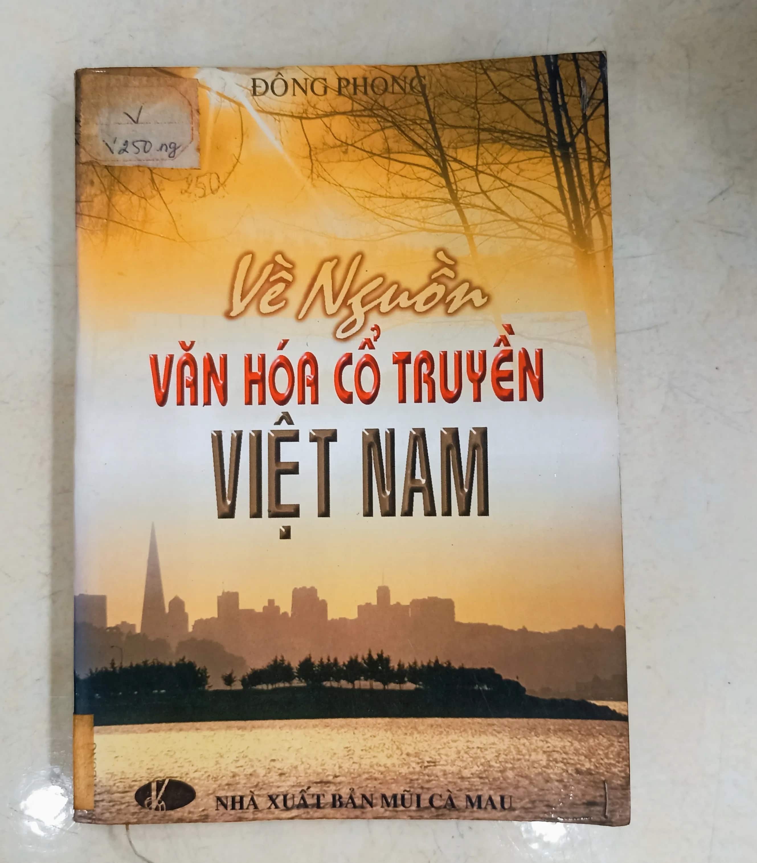 Về nguồn văn hóa cổ truyền Việt Nam 