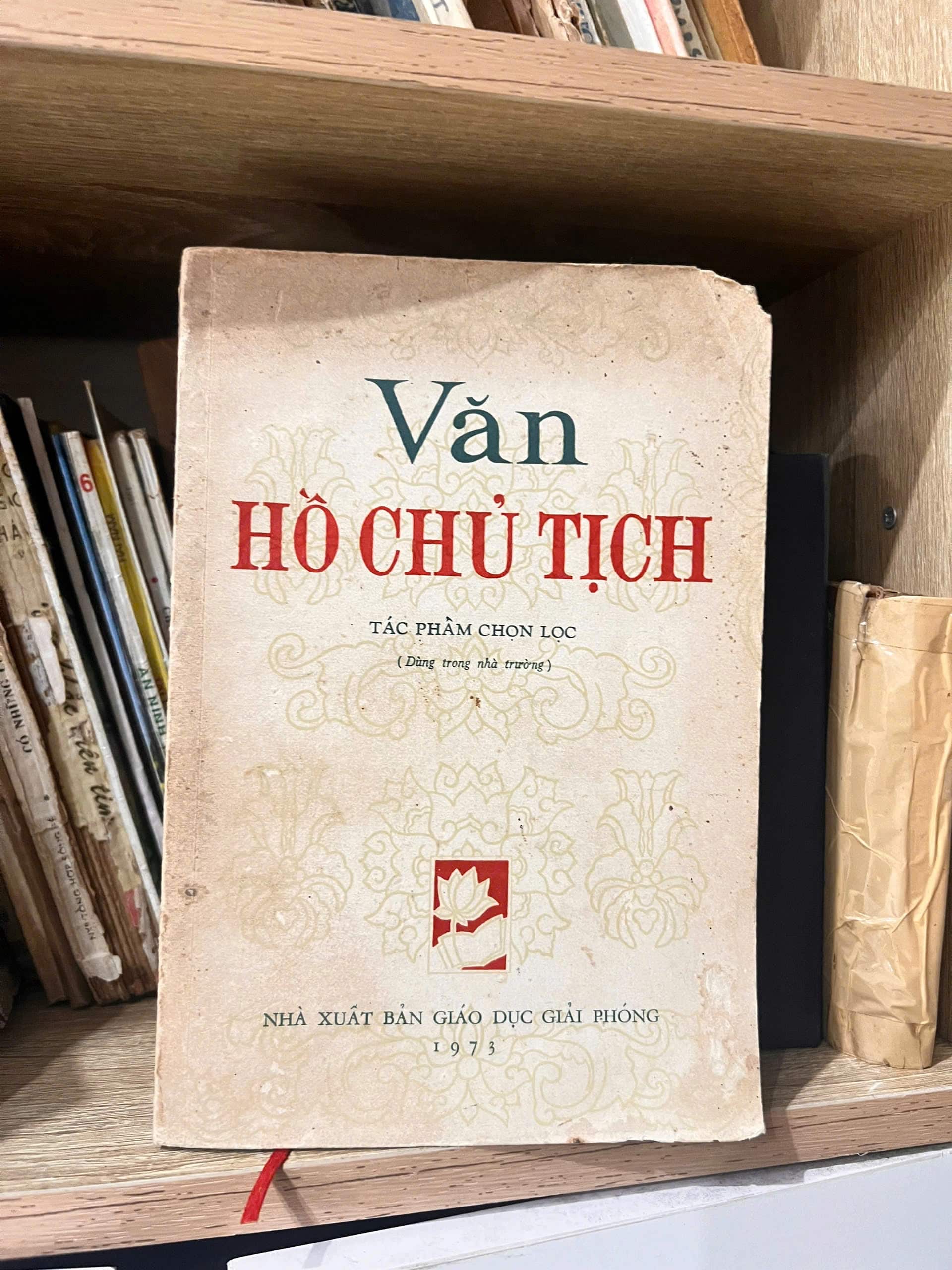 Văn Hồ Chủ Tịch - 1973