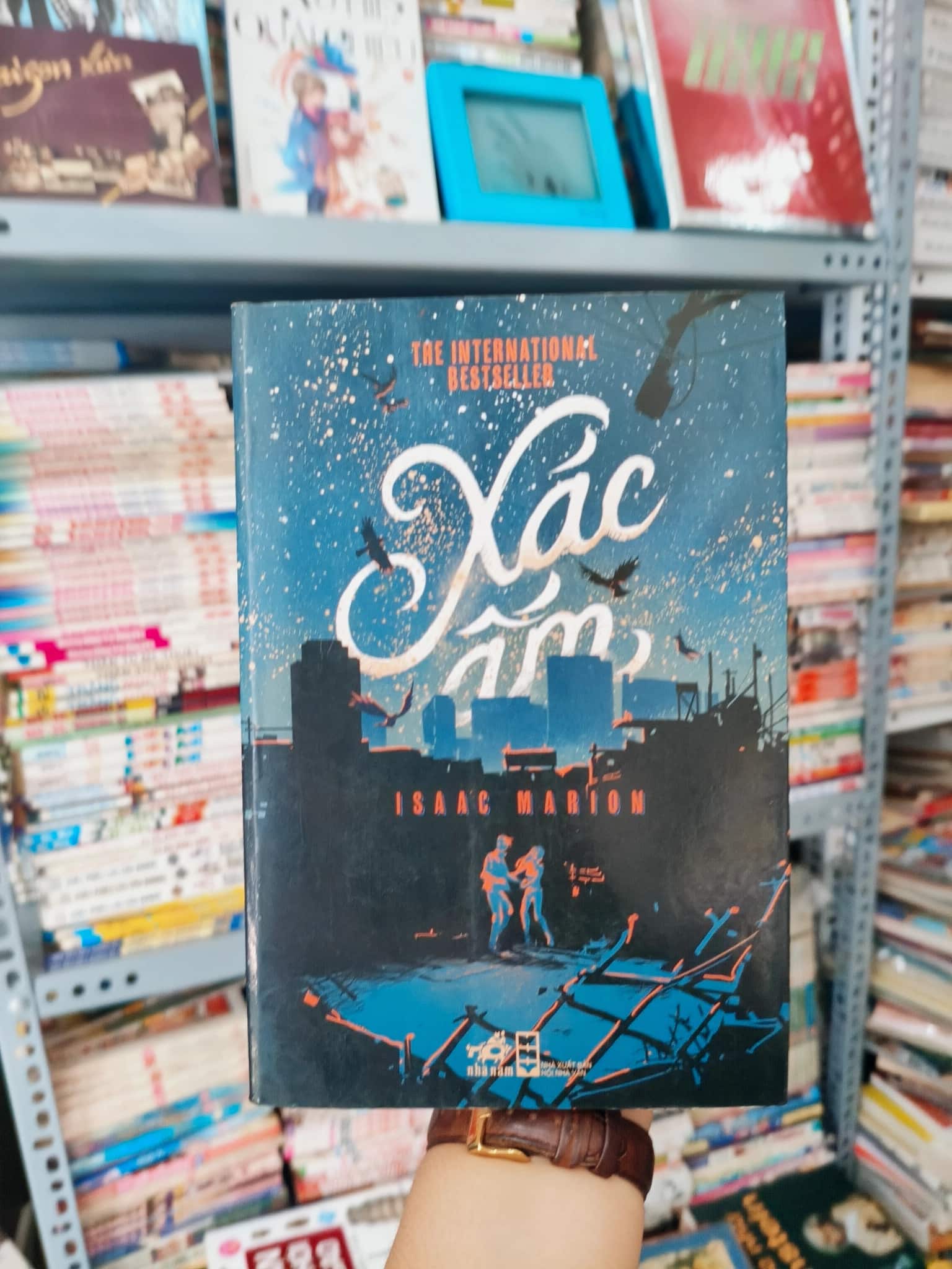 Xác ấm Isaac Marion