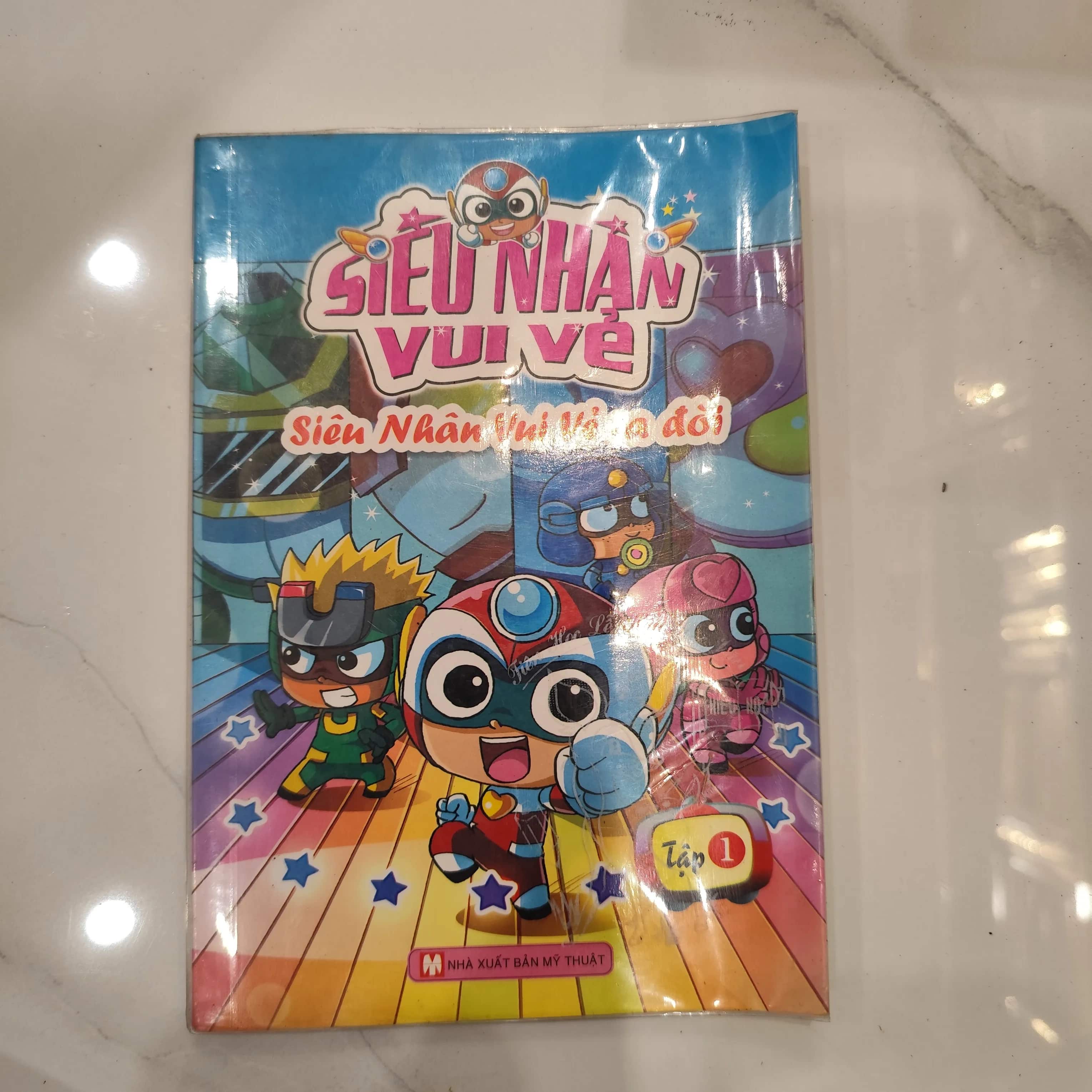 Siêu nhân vui vẻ ra đời