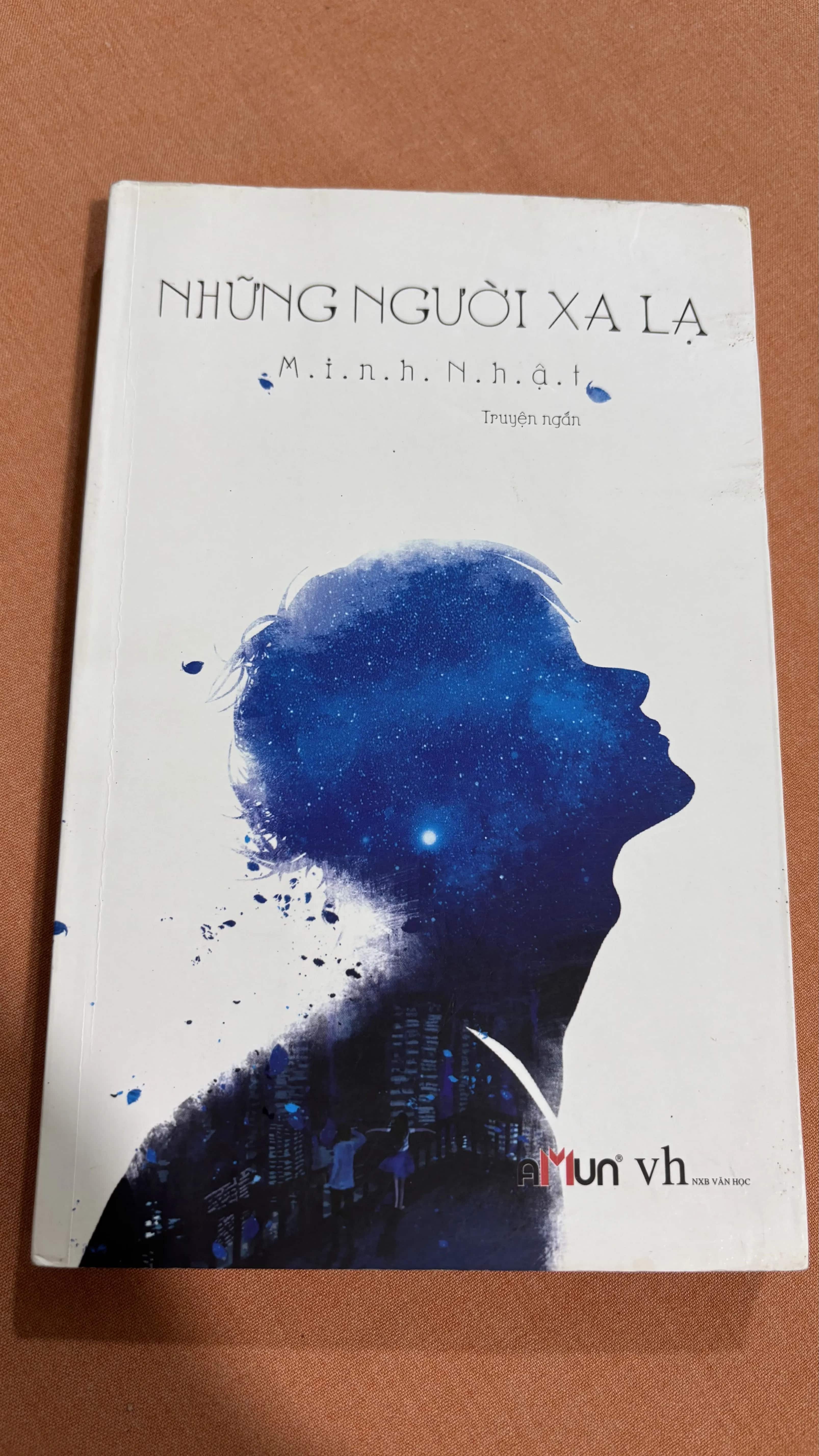 Những người xa lạ 