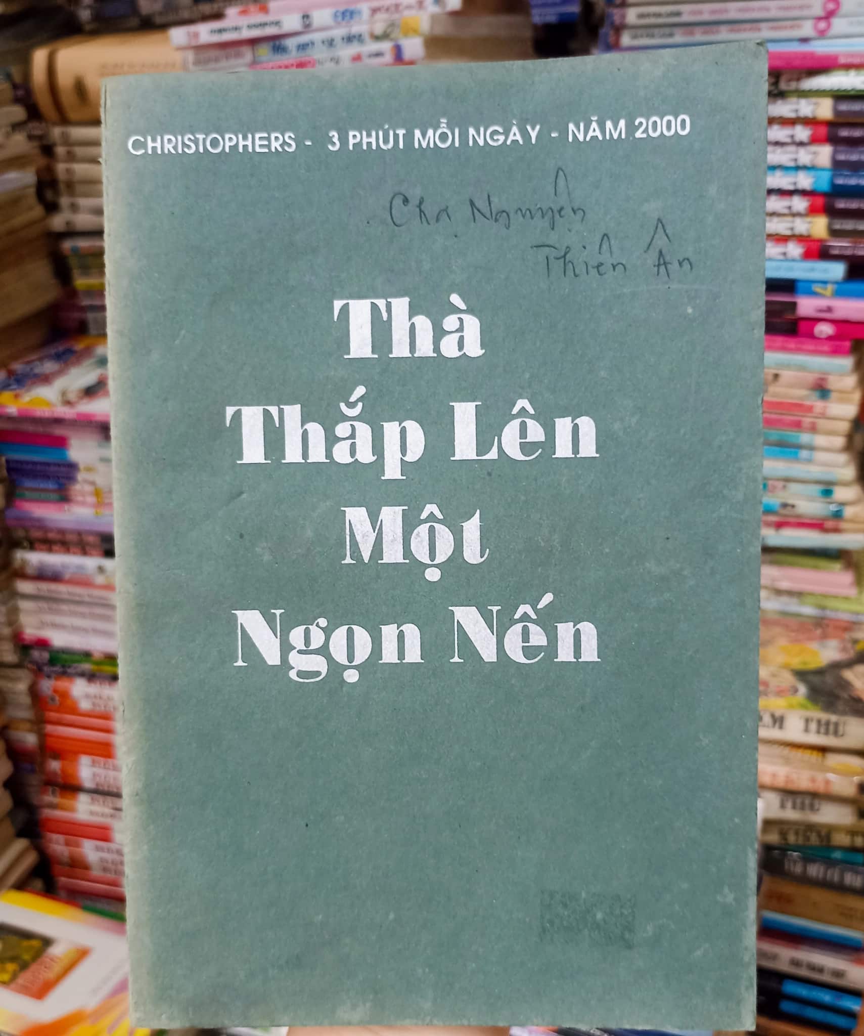 Thà thắp lên một ngọn nến 