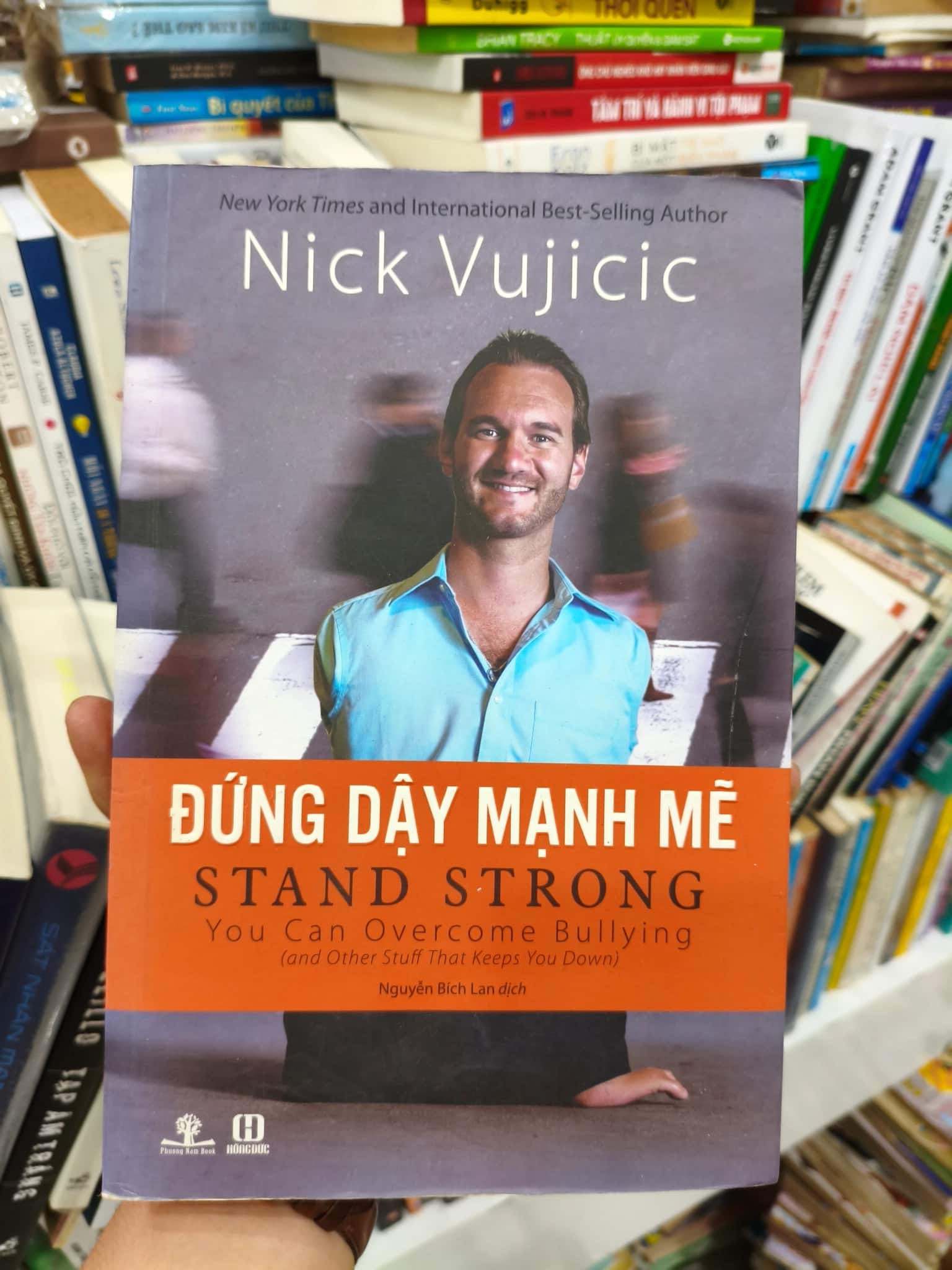 Đứng dậy mạnh mẽ