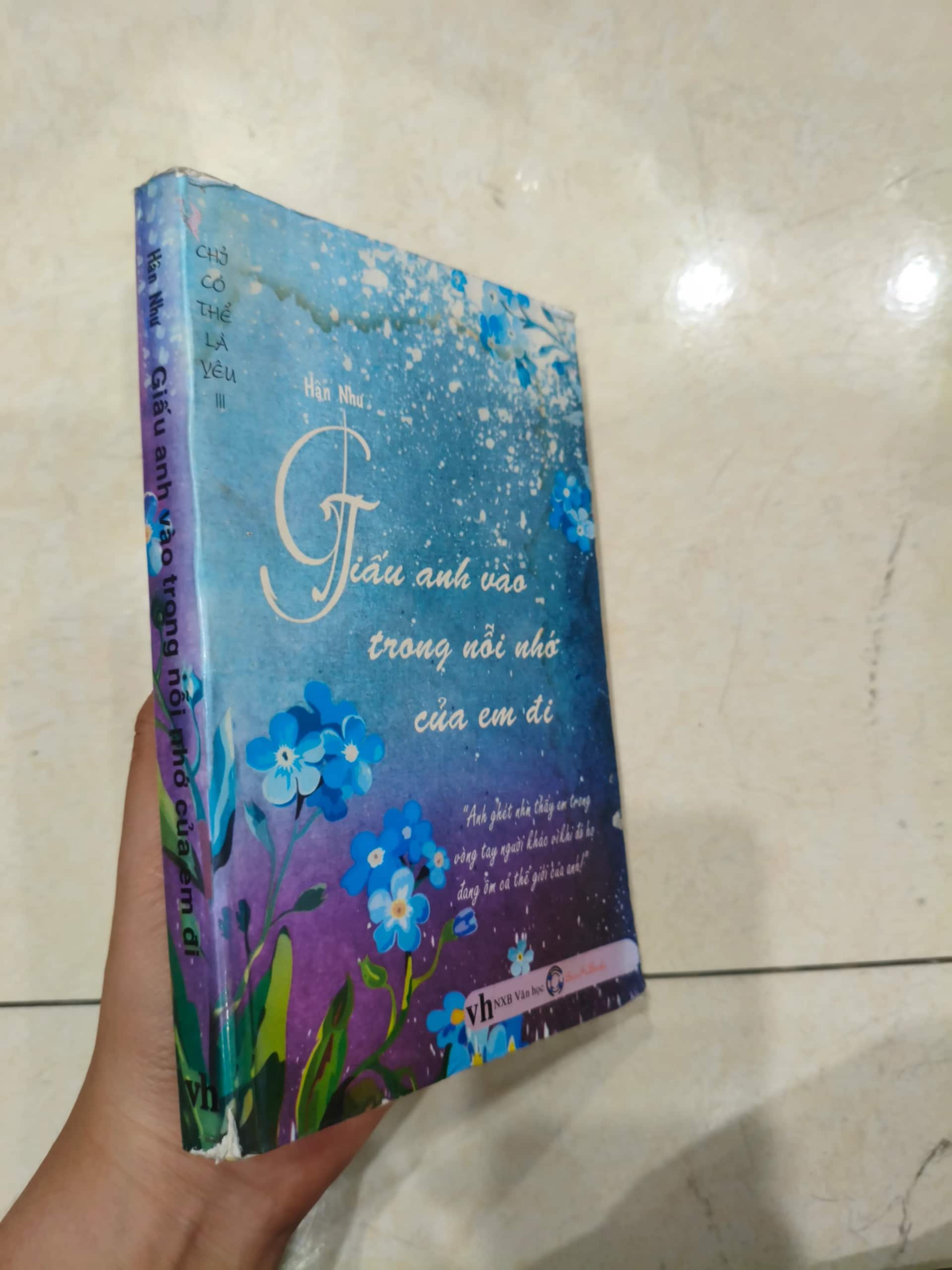 Giấu Anh Vào Trong Nỗi Nhớ Của Em Đi