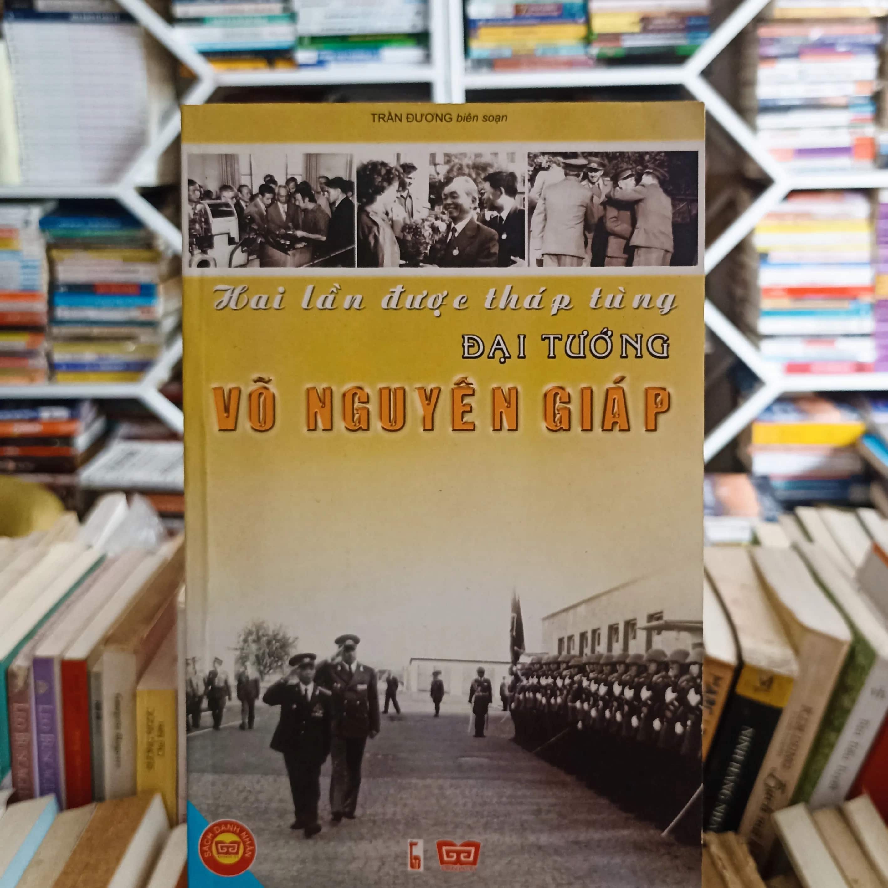Hai lần được tháp tùng Đại Tướng Võ Nguyên Giáp 