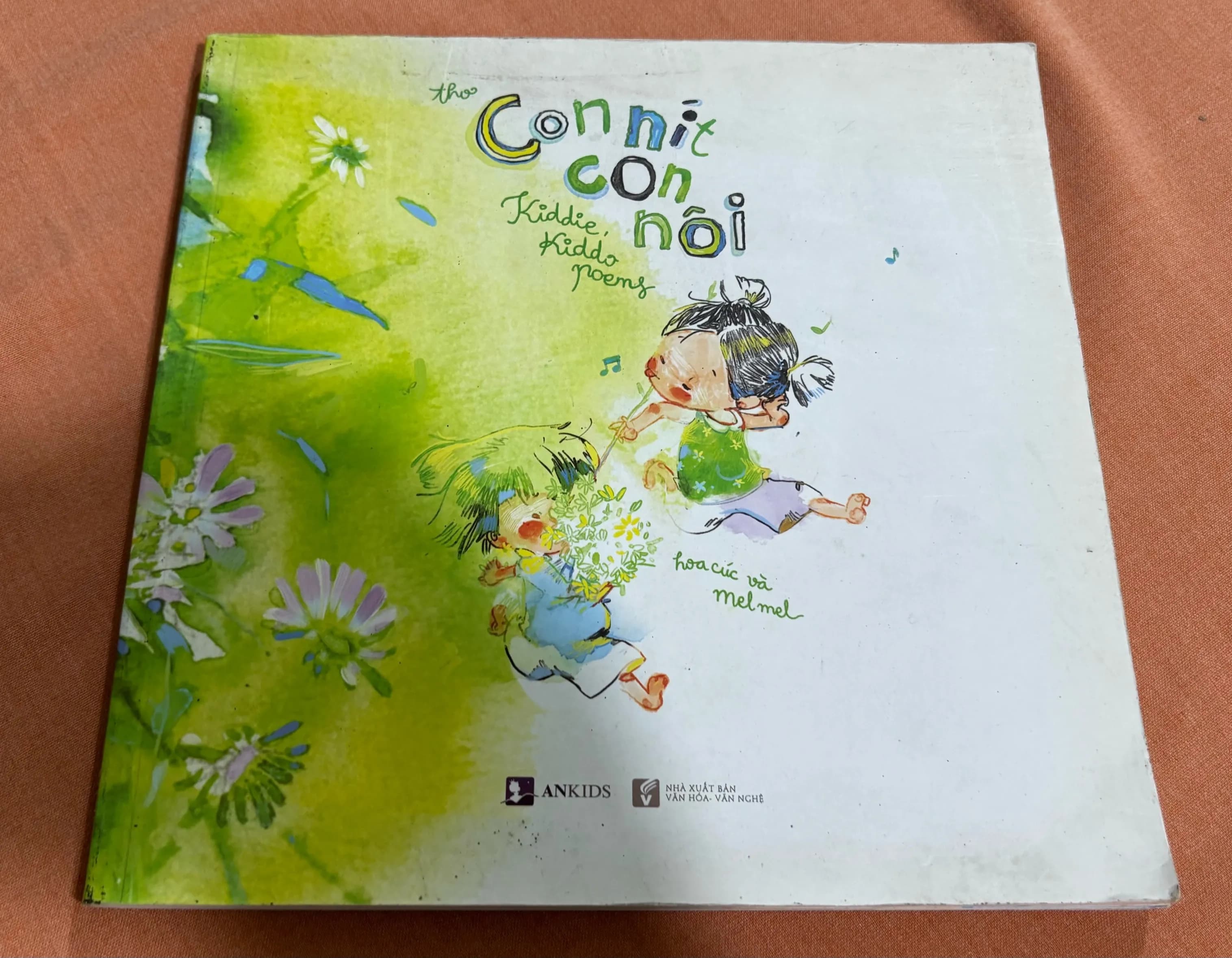 Con nít con nôi - sách tô màu - Image 1