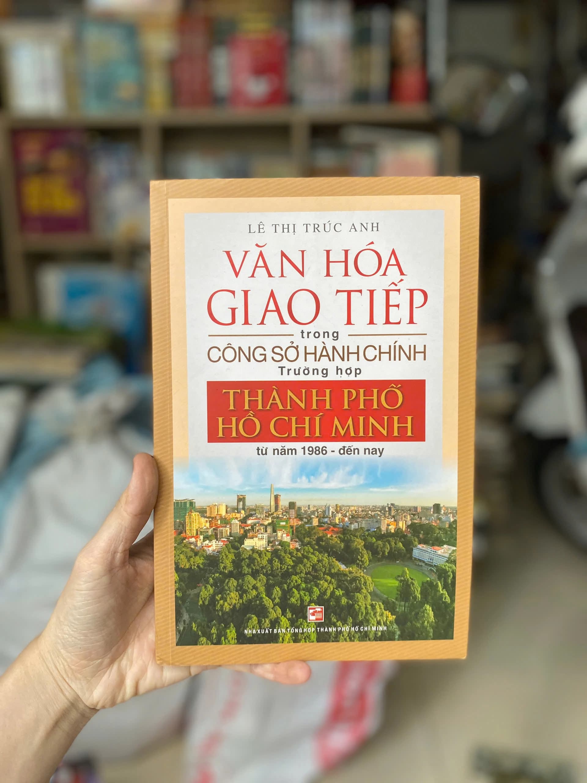 Văn Hóa Giao Tiếp Trong Công Sở Hành Chính Trong Trường Hợp TP HCM Từ Năm 1986 Đến Nay - Image 1