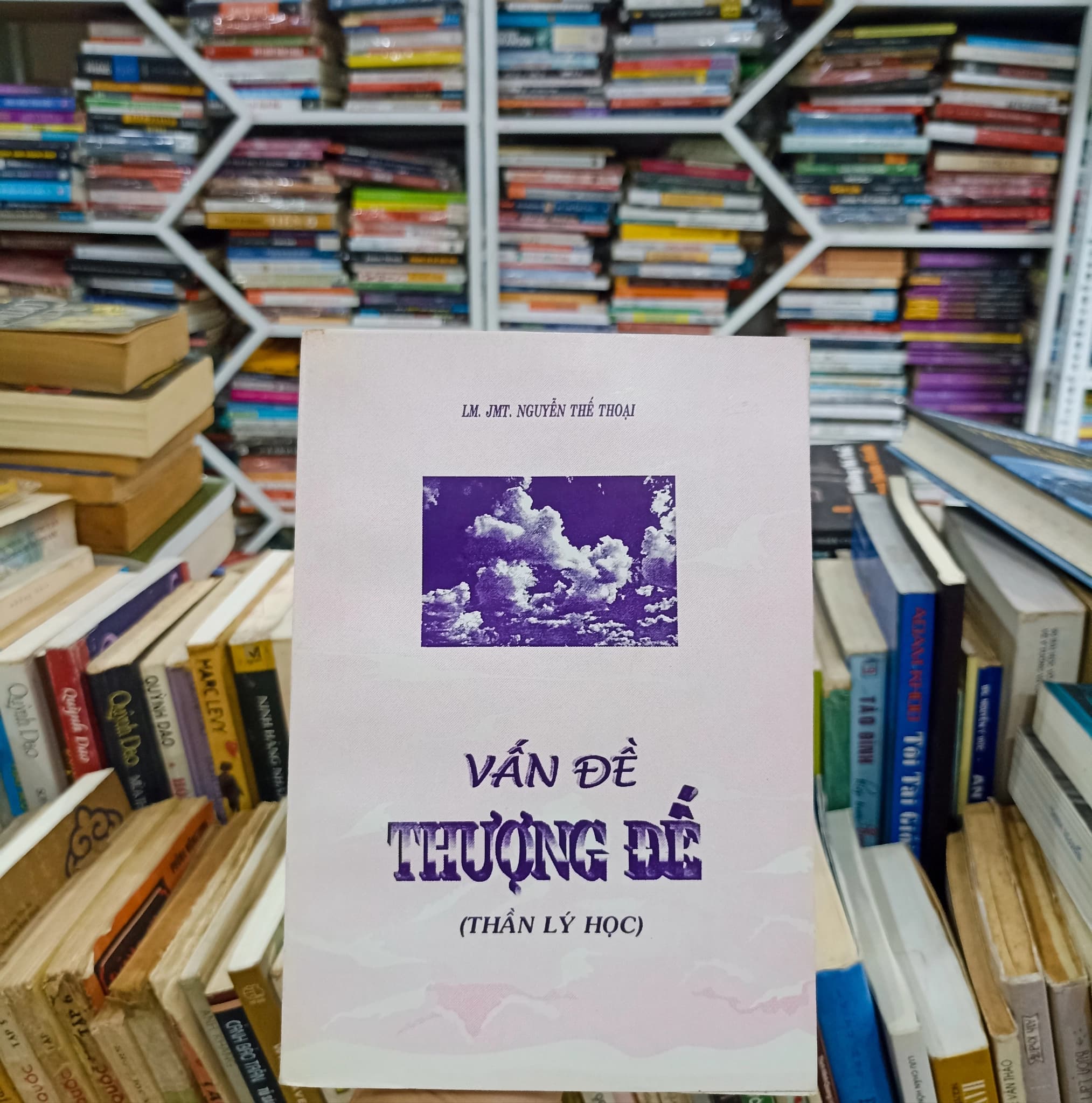 Vấn Đề Thượng Đế - Image 1