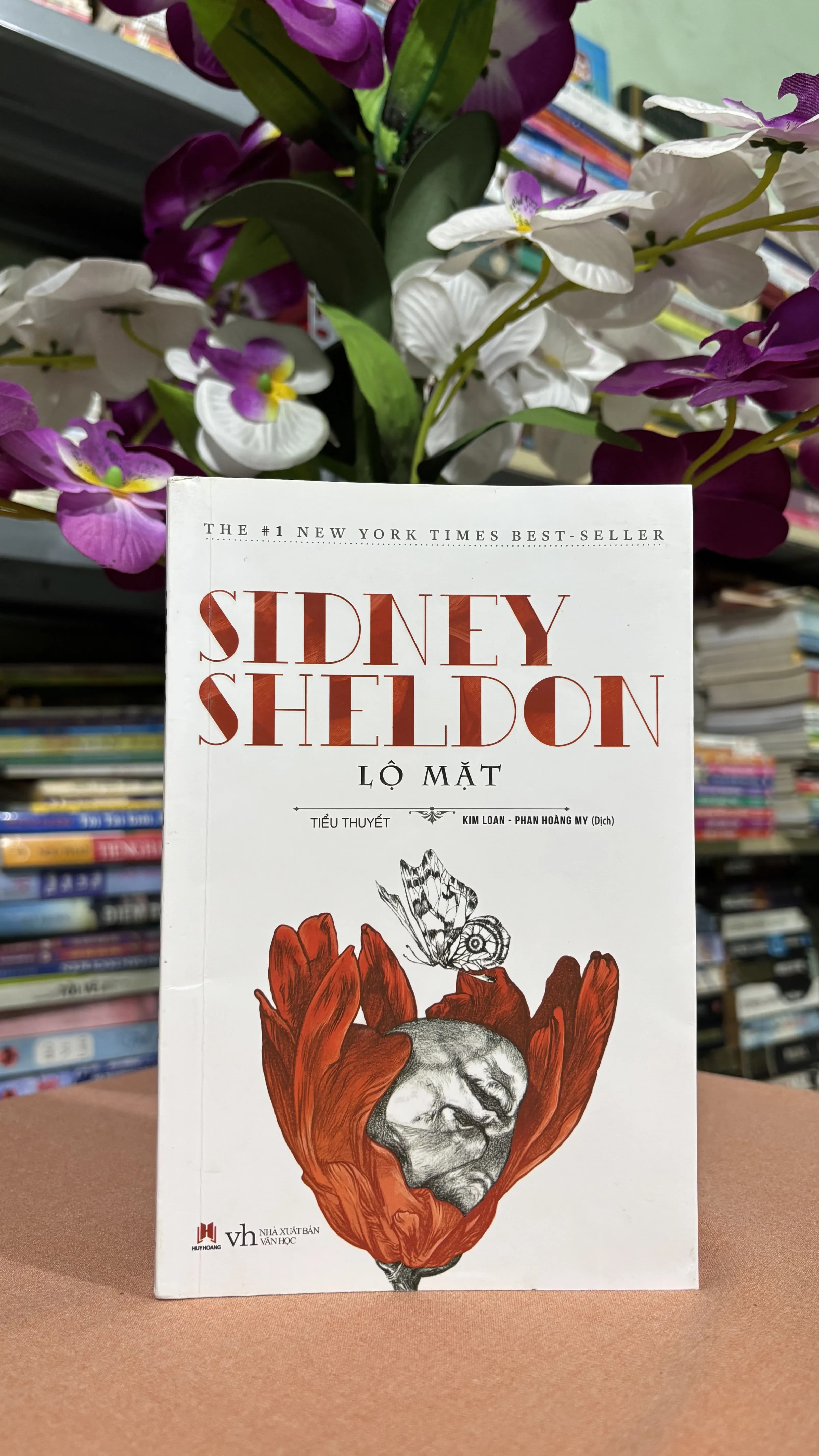Lộ mặt - Sidney Sheldon - Image 1