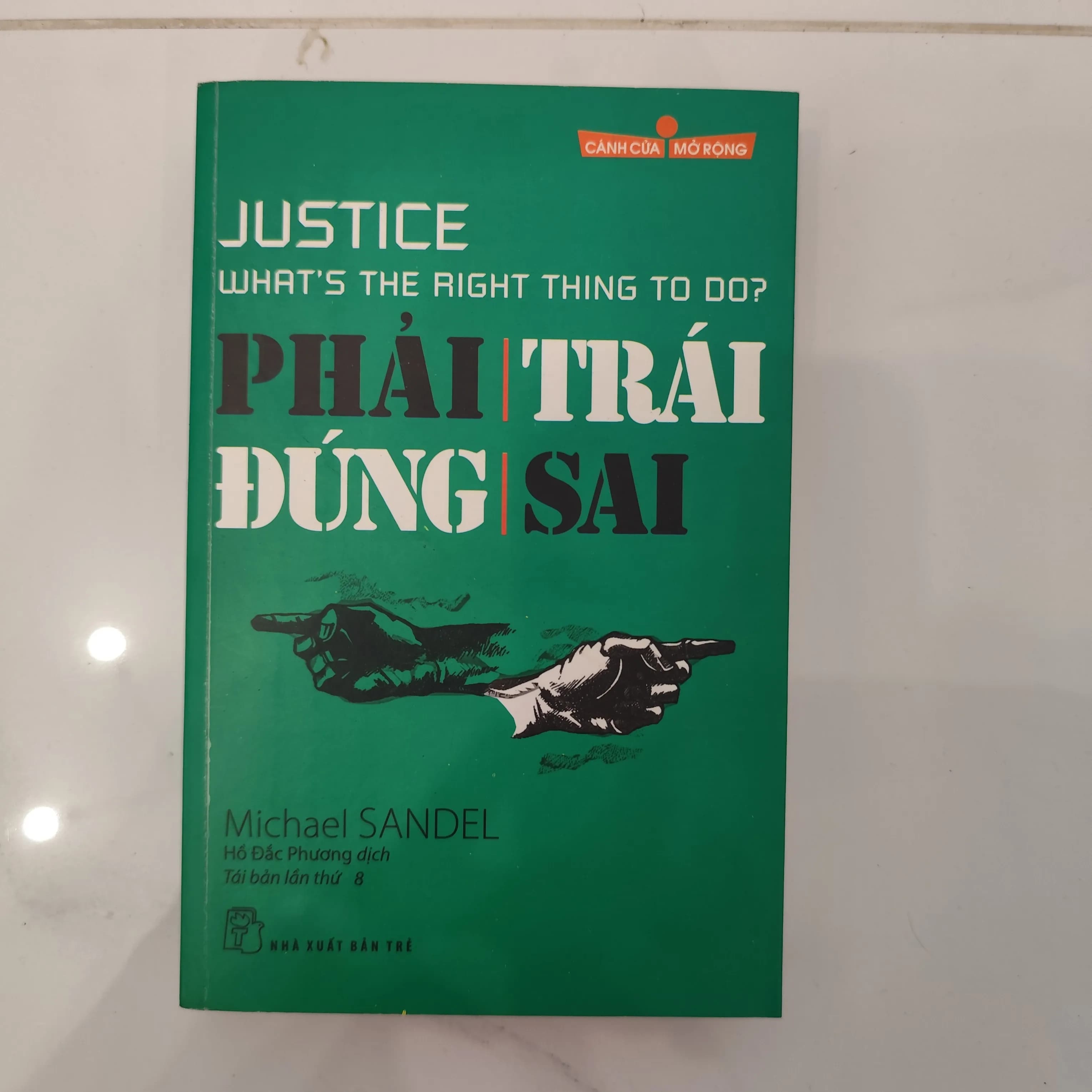 Phải trái đúng sai - Image 1