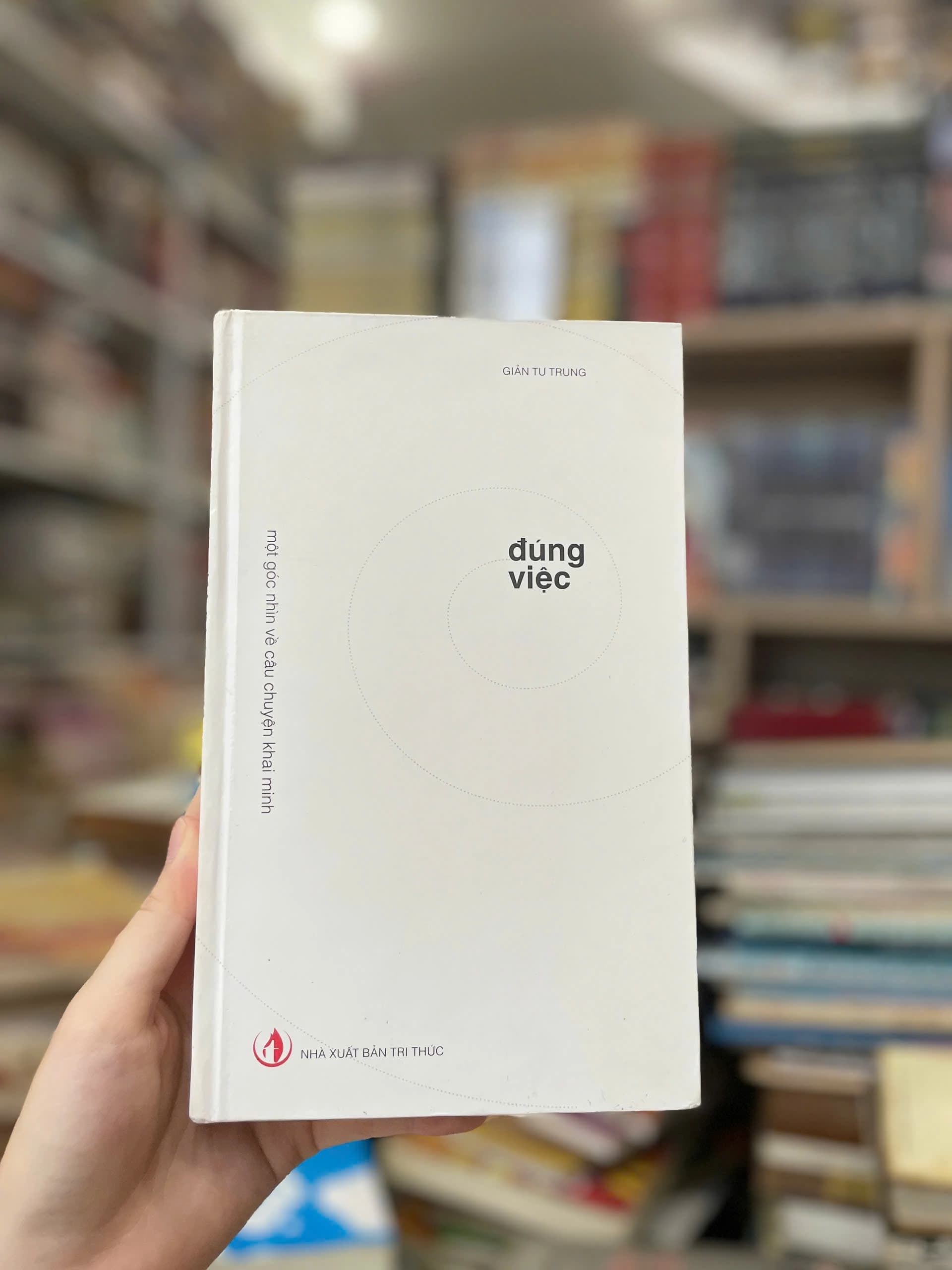Đúng Việc - Một Góc Nhìn Về Câu Chuyện Khai Minh - Image 1