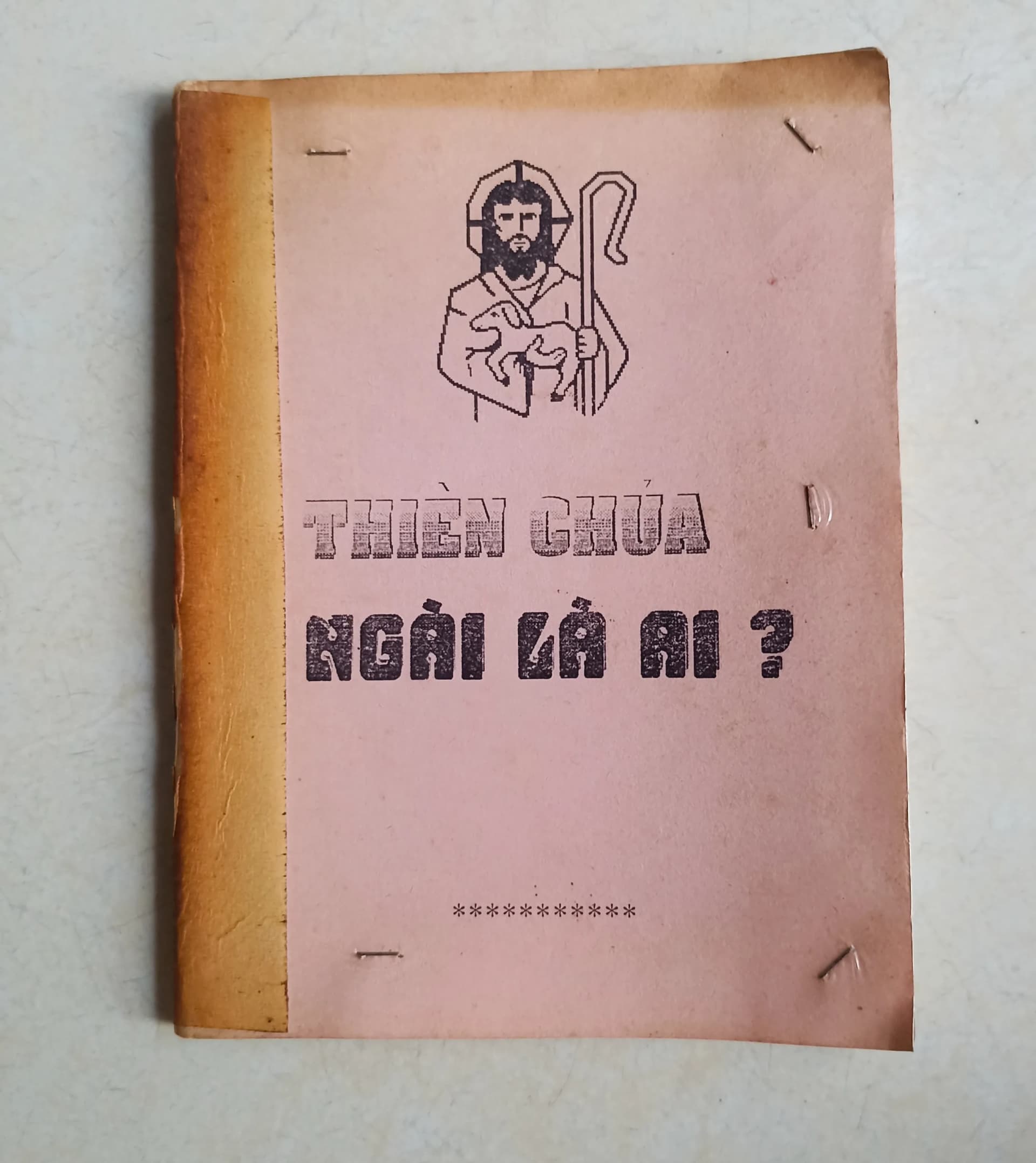 Thiên Chúa Ngài là ai - Image 1