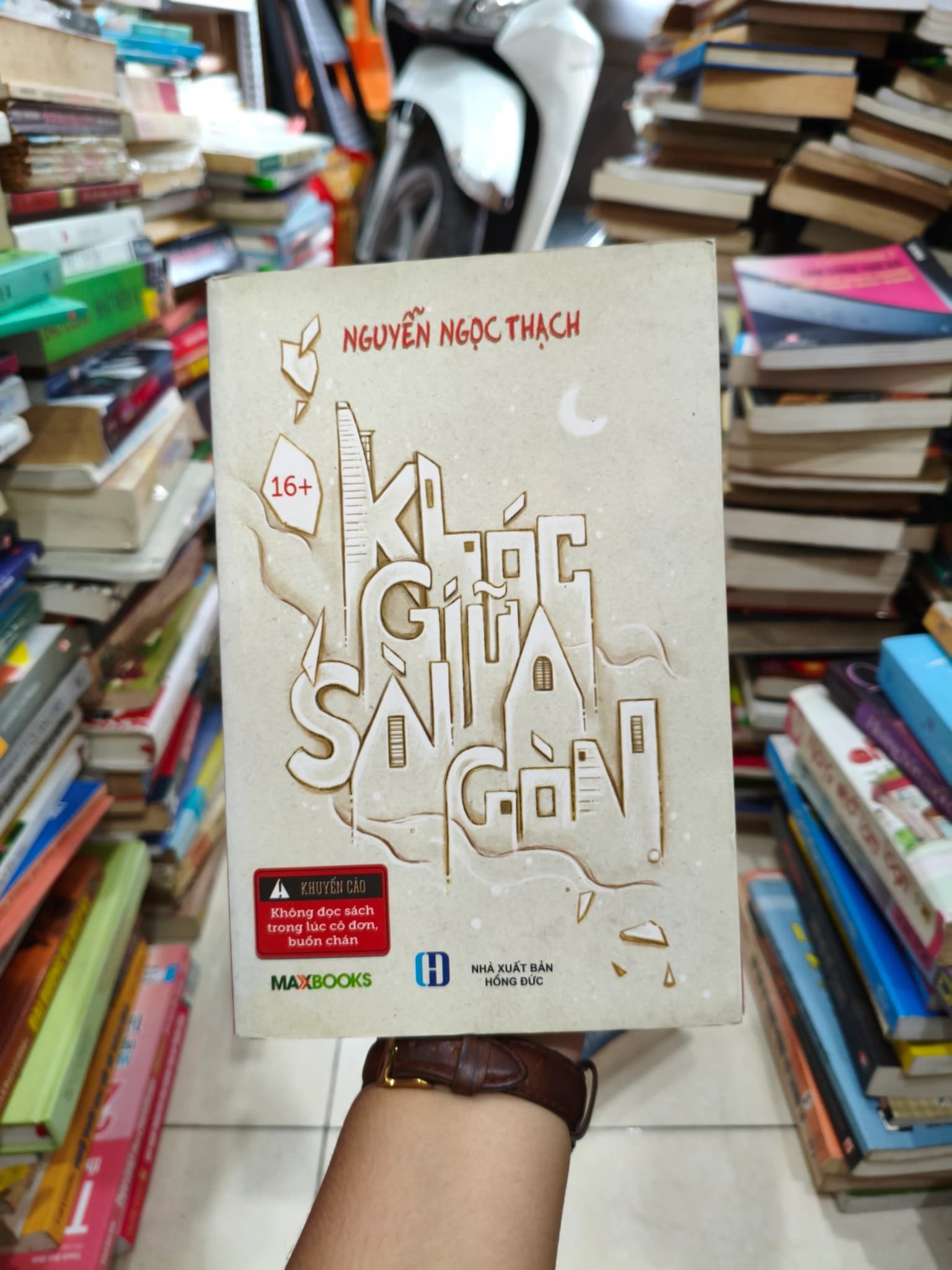 Khóc giữa Sài Gòn - Image 1