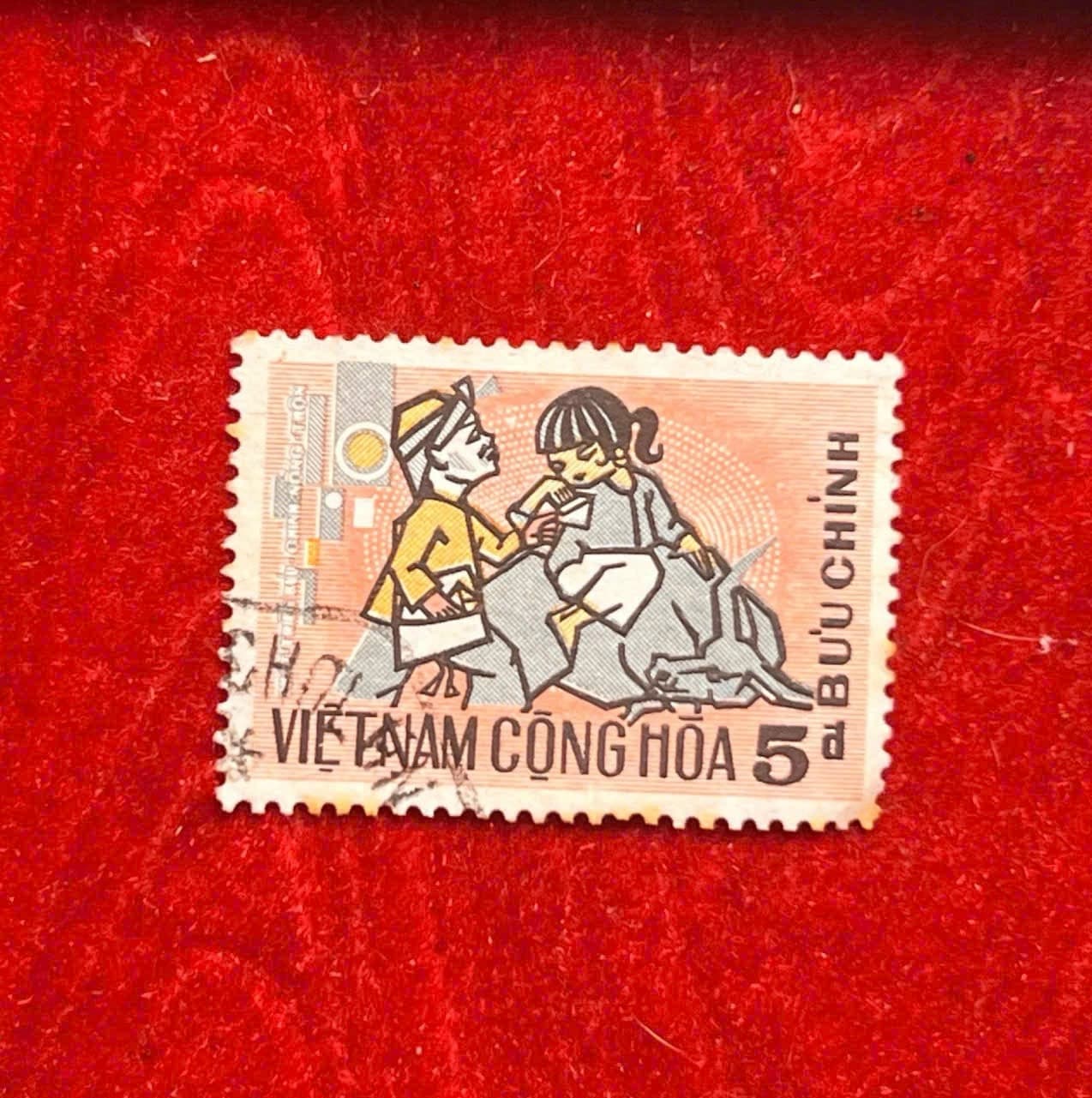 Tem Truyền Thông Dân Vận – Hòa bình và Hành động - Tem bưu chính - Image 1