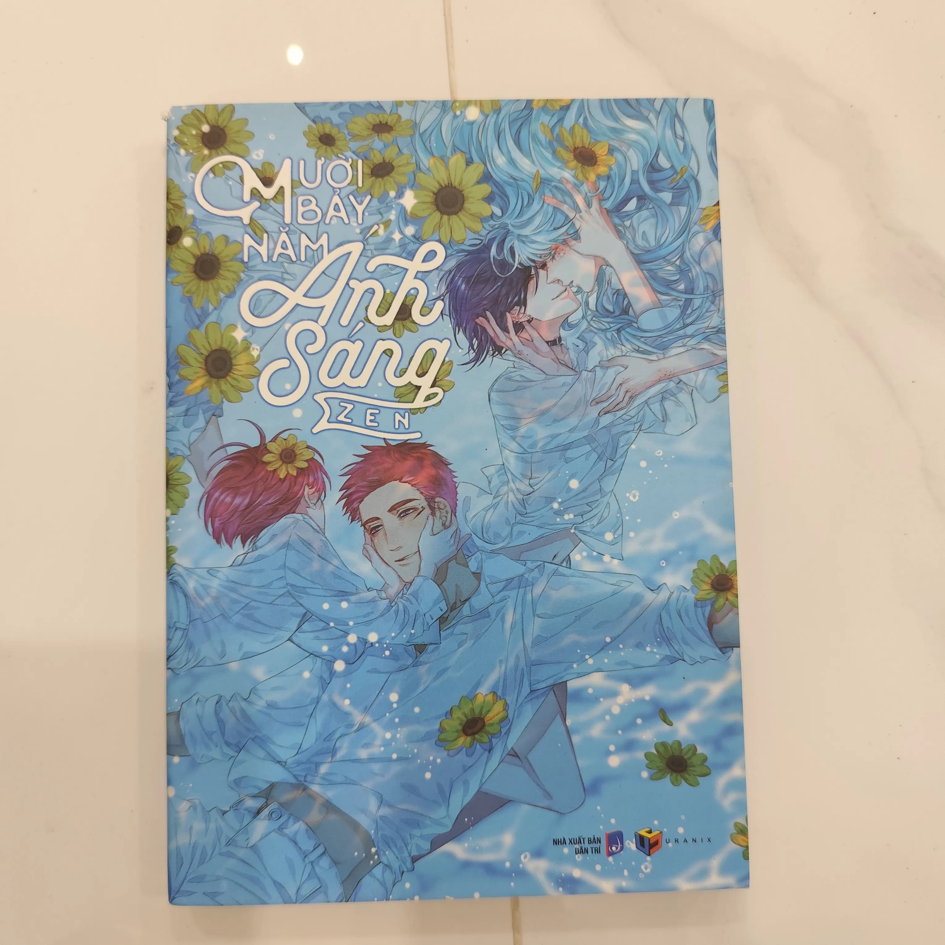 Mười bảy năm ánh sáng - Image 1