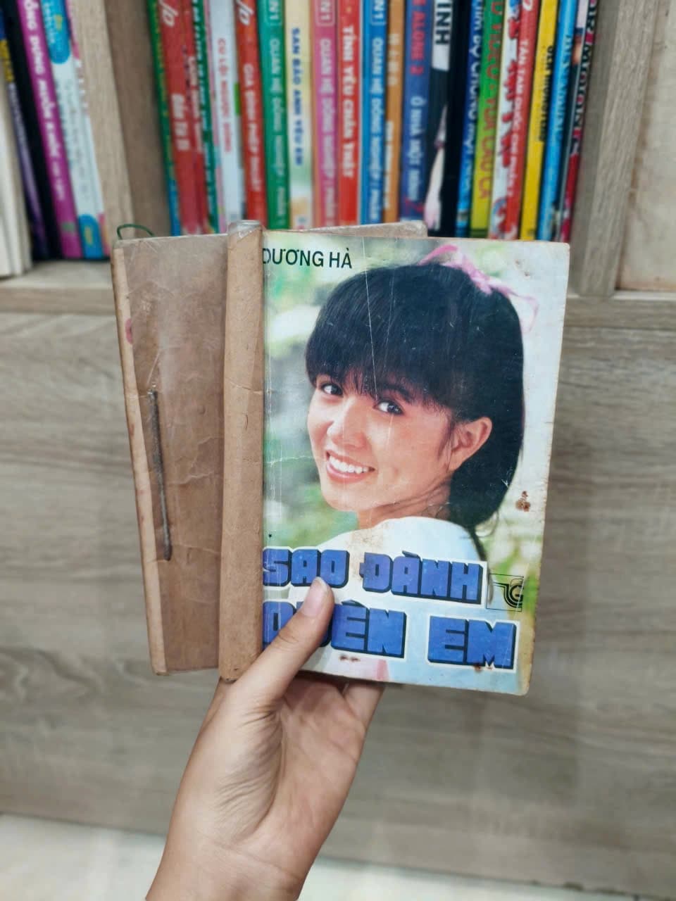 Sao Đành Quên Em - Image 1