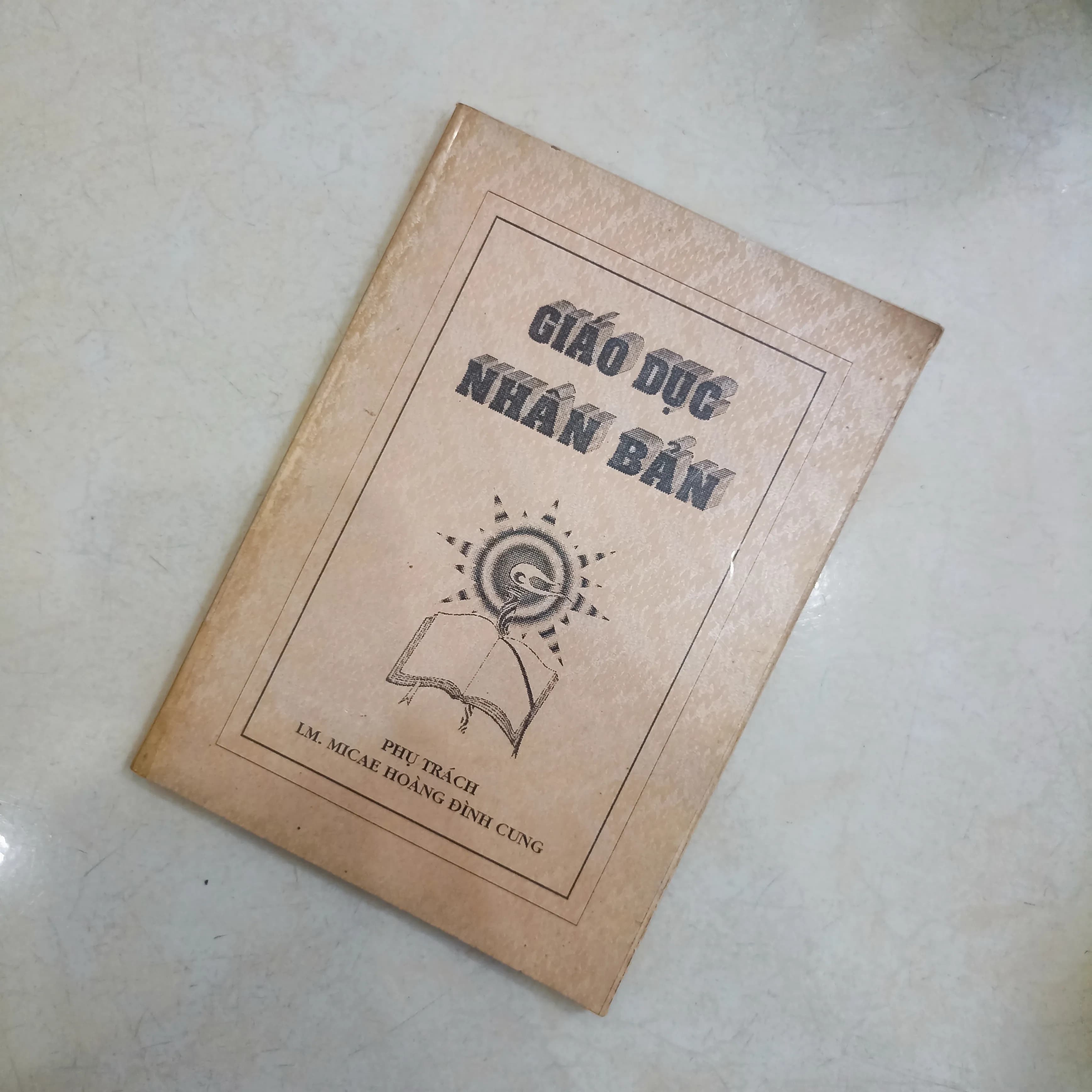 Giáo dục nhân bản (bản xưa) - Image 1
