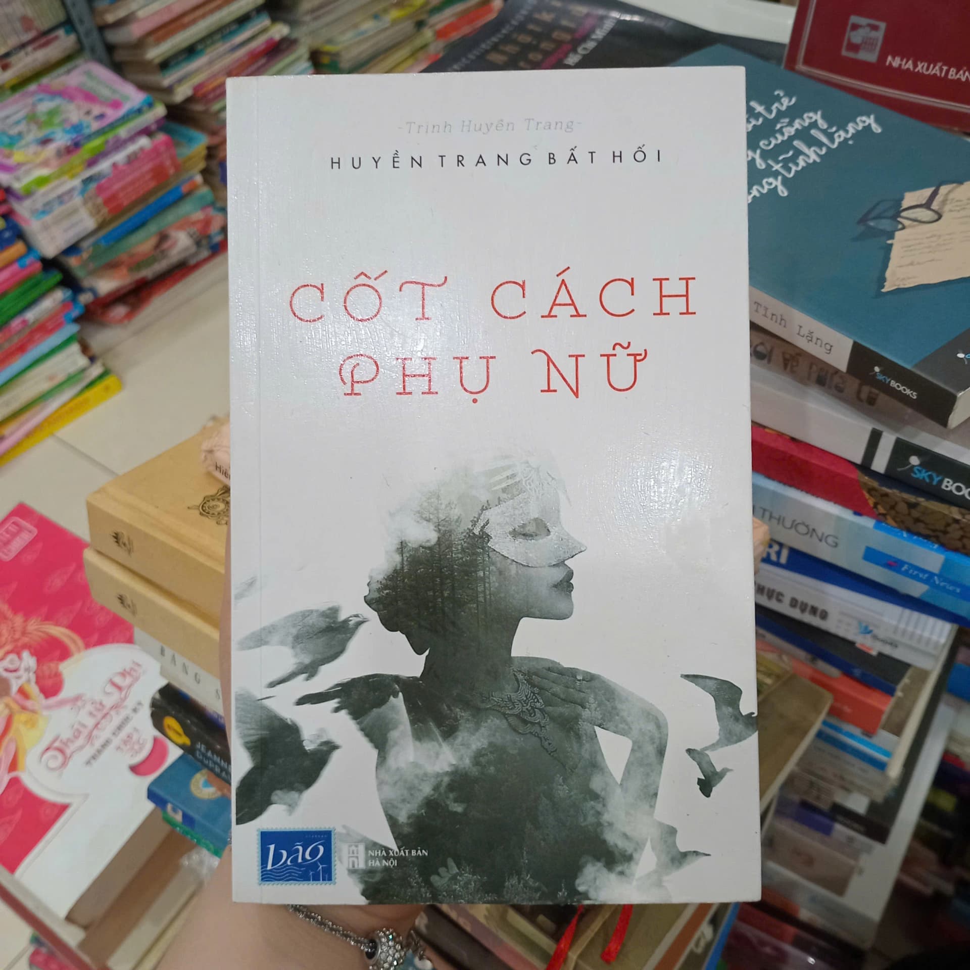 Cốt cách phụ nữ - Image 1