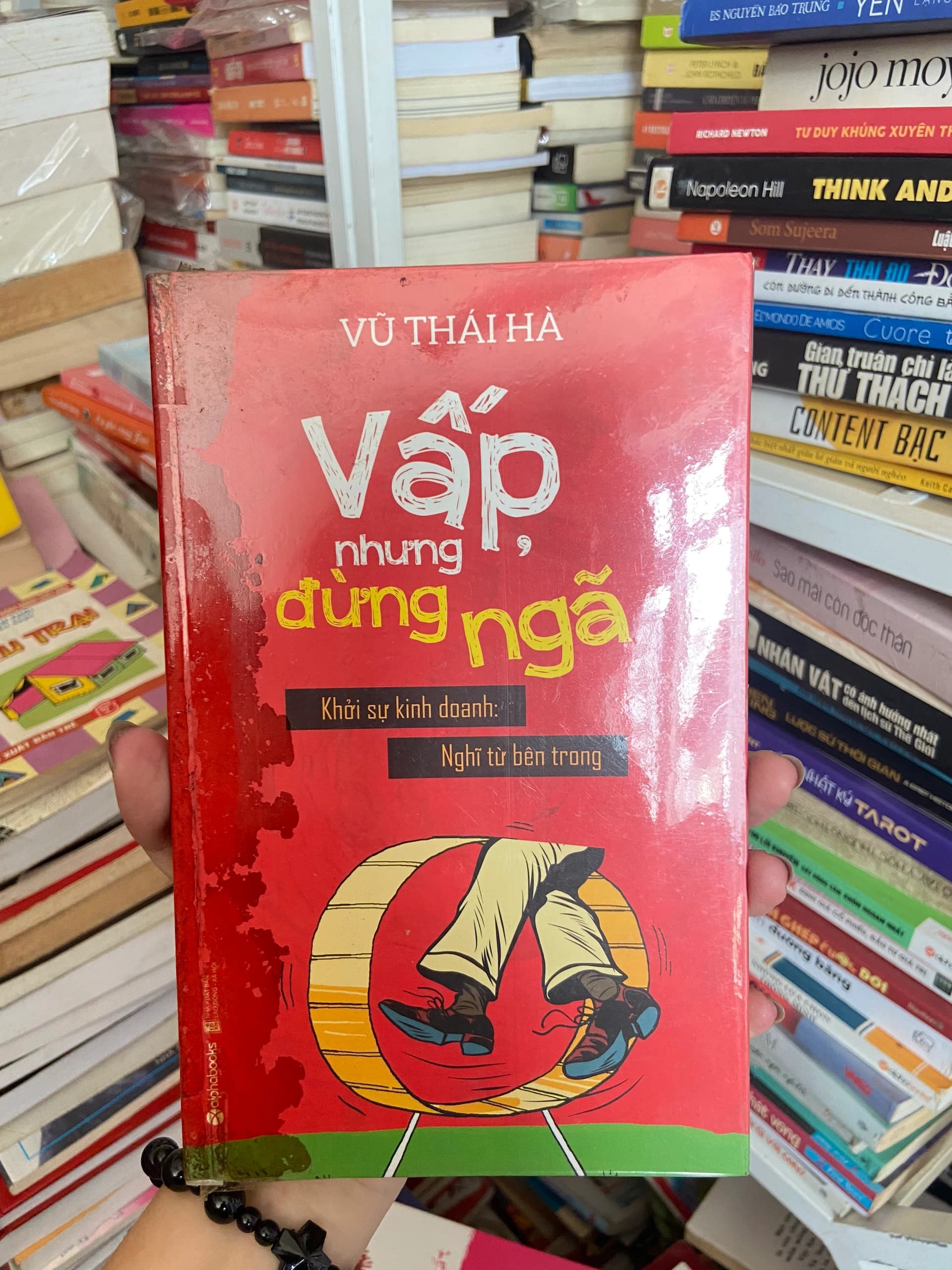 Vấp, Nhưng Đừng Ngã - Image 1