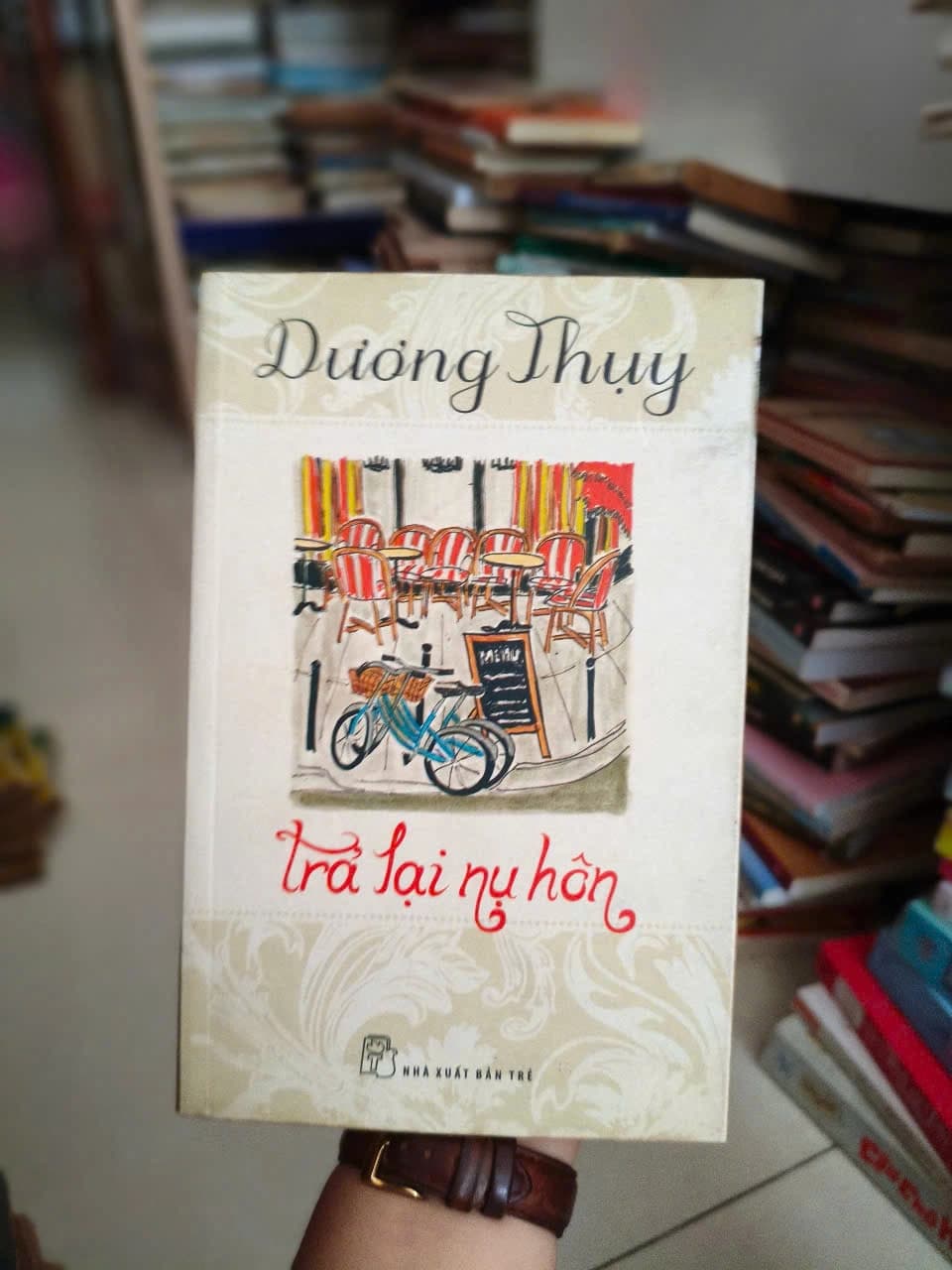 Trả Lại Nụ Hôn - Dương Thụy - Image 1