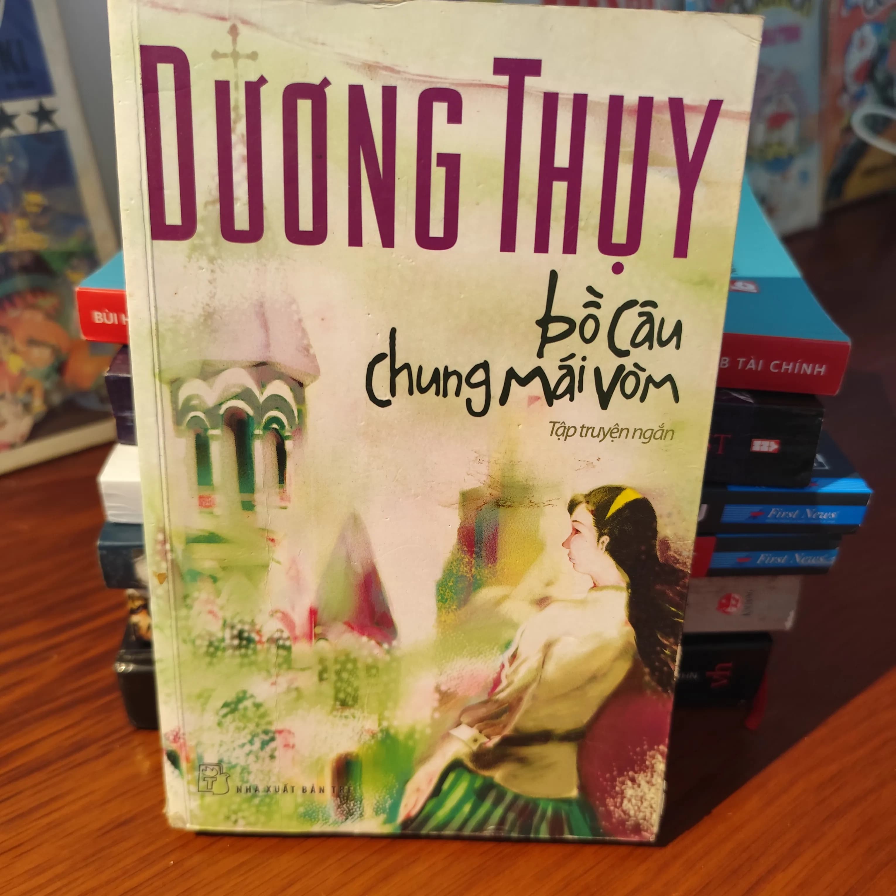 "Bồ câu chung mái vòm" của tác giả Dương Thụy, - Image 1