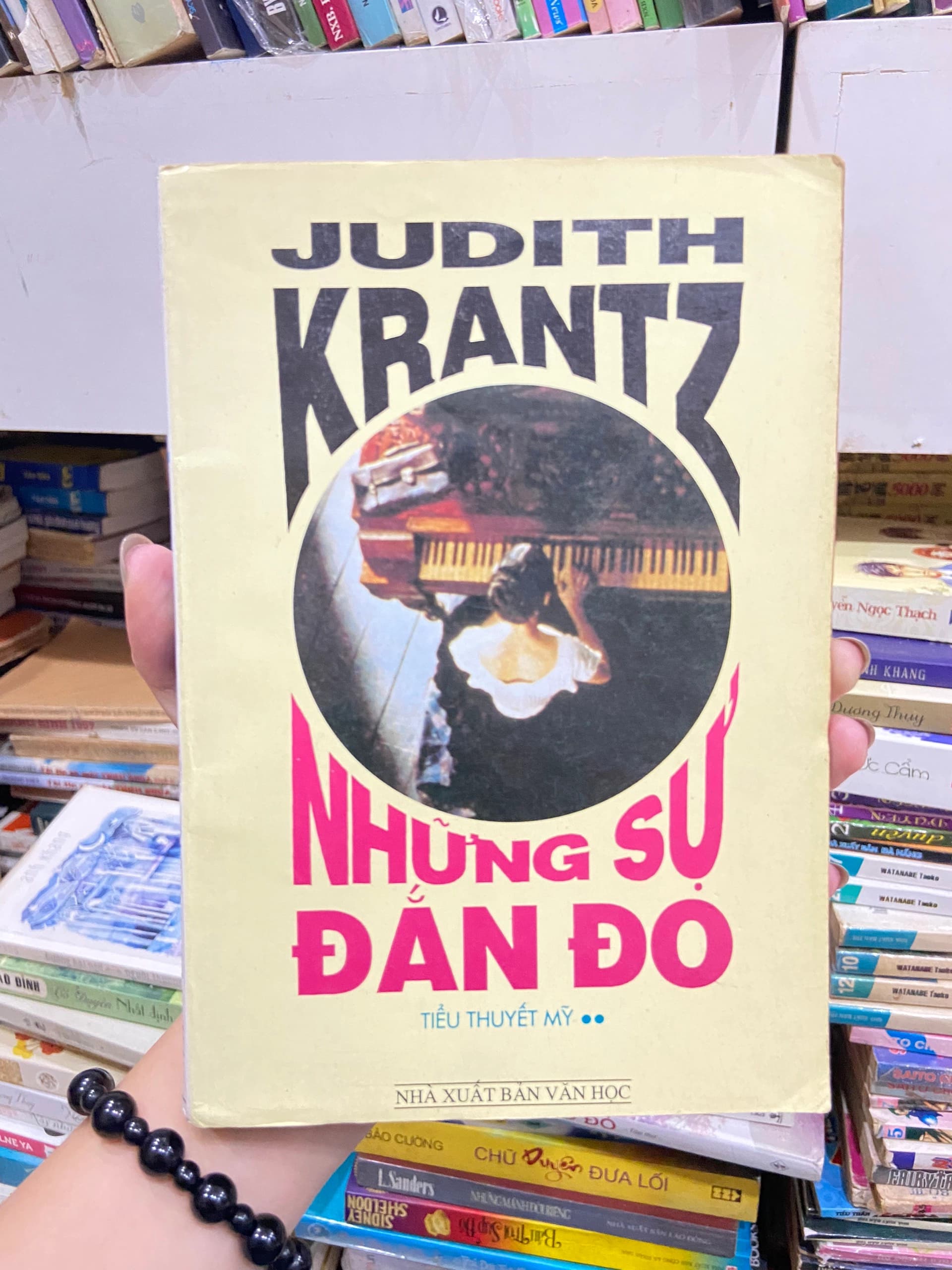 Những Sự Đắn Đo - Judith Krantz - Image 1