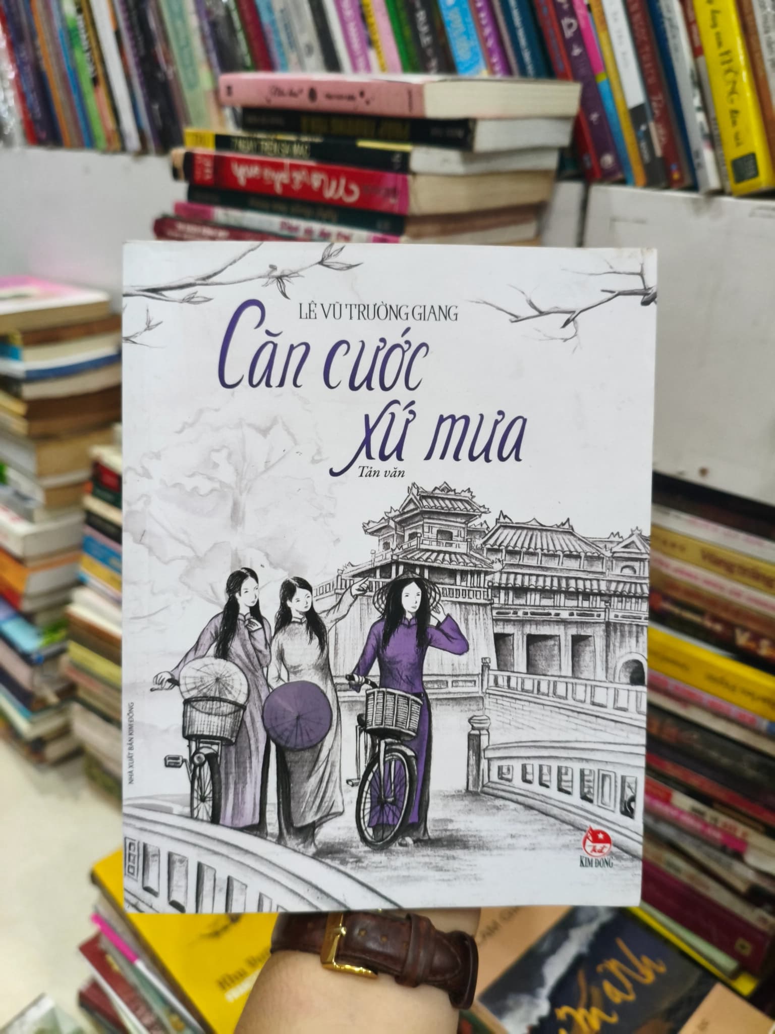 Căn cứ xứ mưa - Image 1
