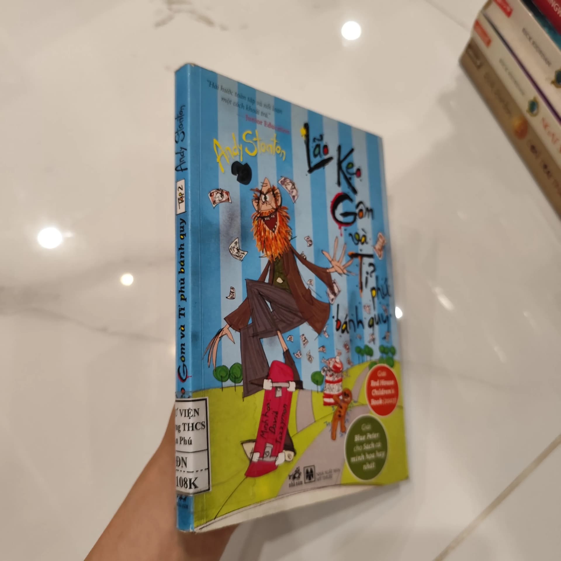 Lão kẹo gôm và tỉ phú bánh quy - Image 1