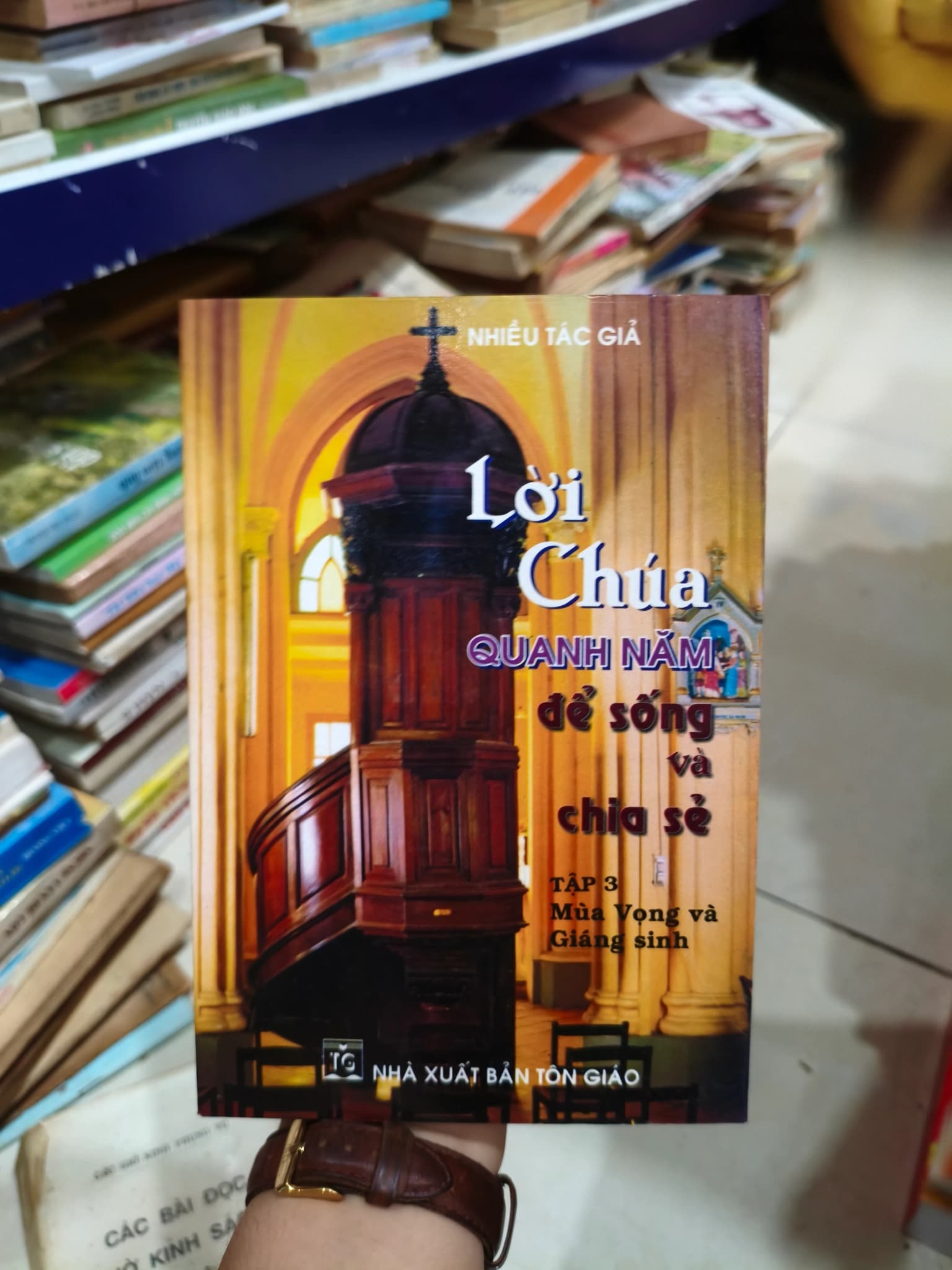 Lời chúa quanh năm để sống và chia sẻ - Image 1