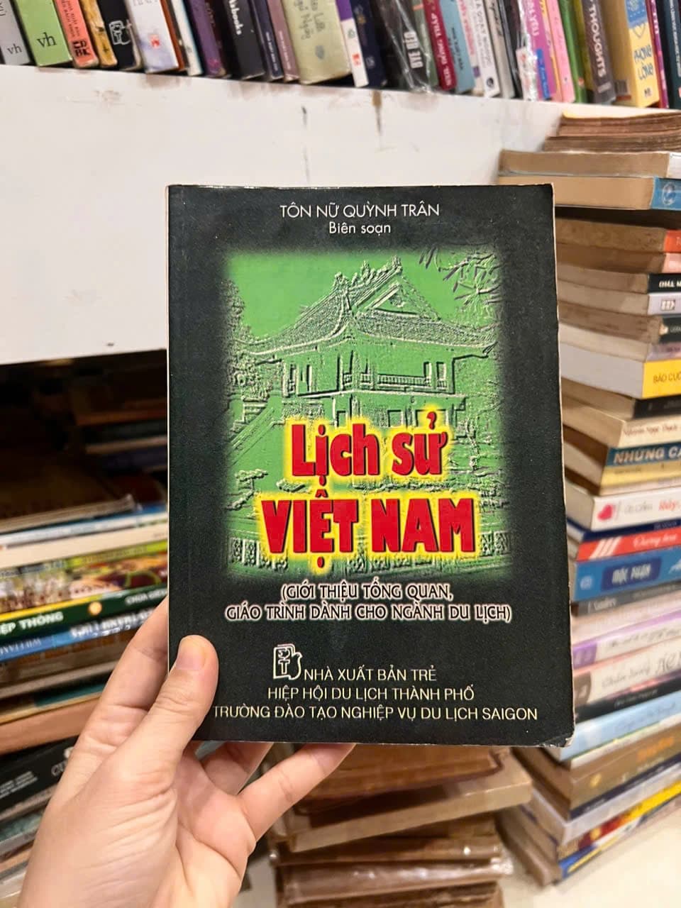 Lịch sử Việt Nam - Giới thiệu tổng quan giáo trình dành cho ngành du lịch - Image 1