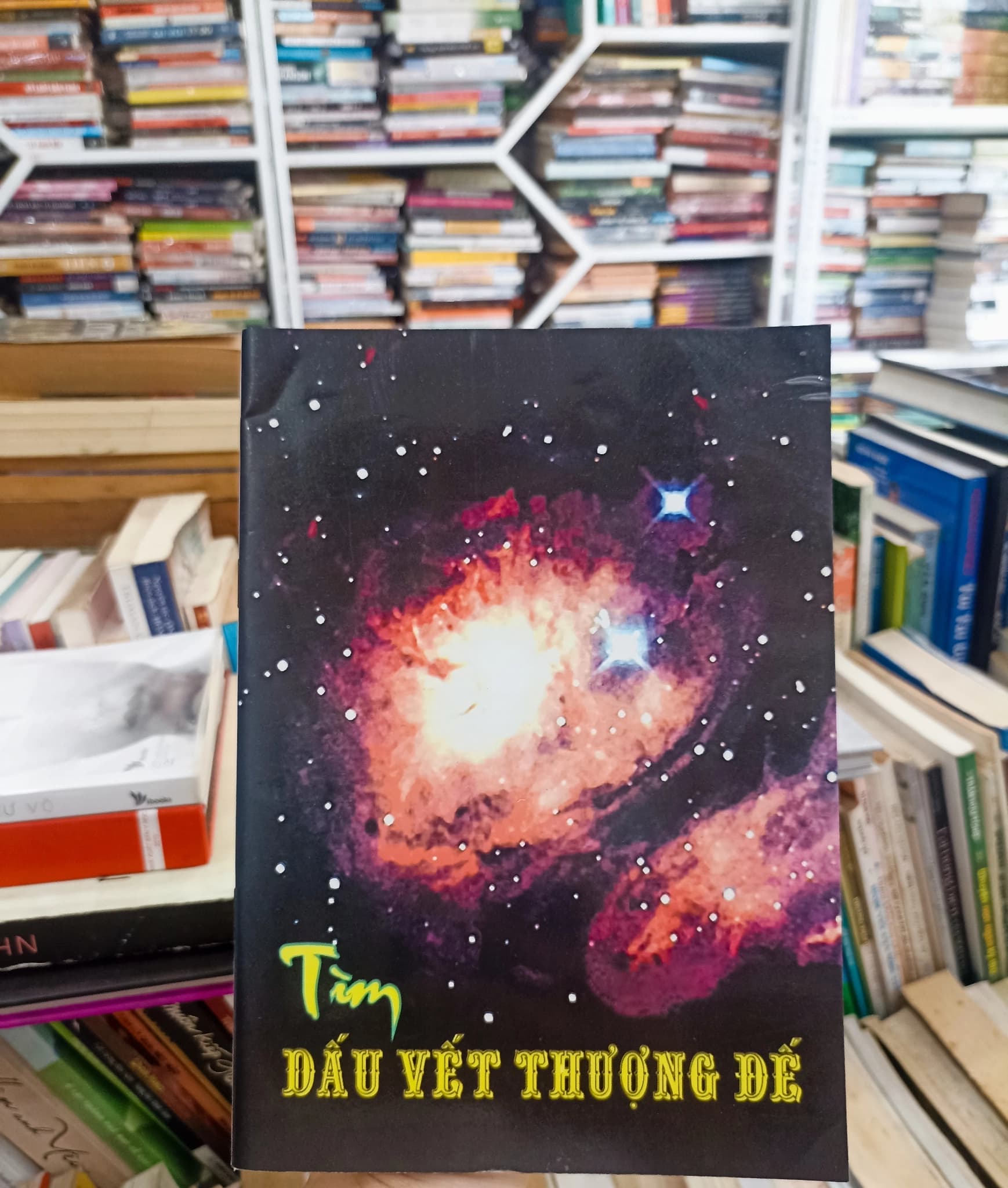 Tìm dấu vết Thượng Đế - Image 1