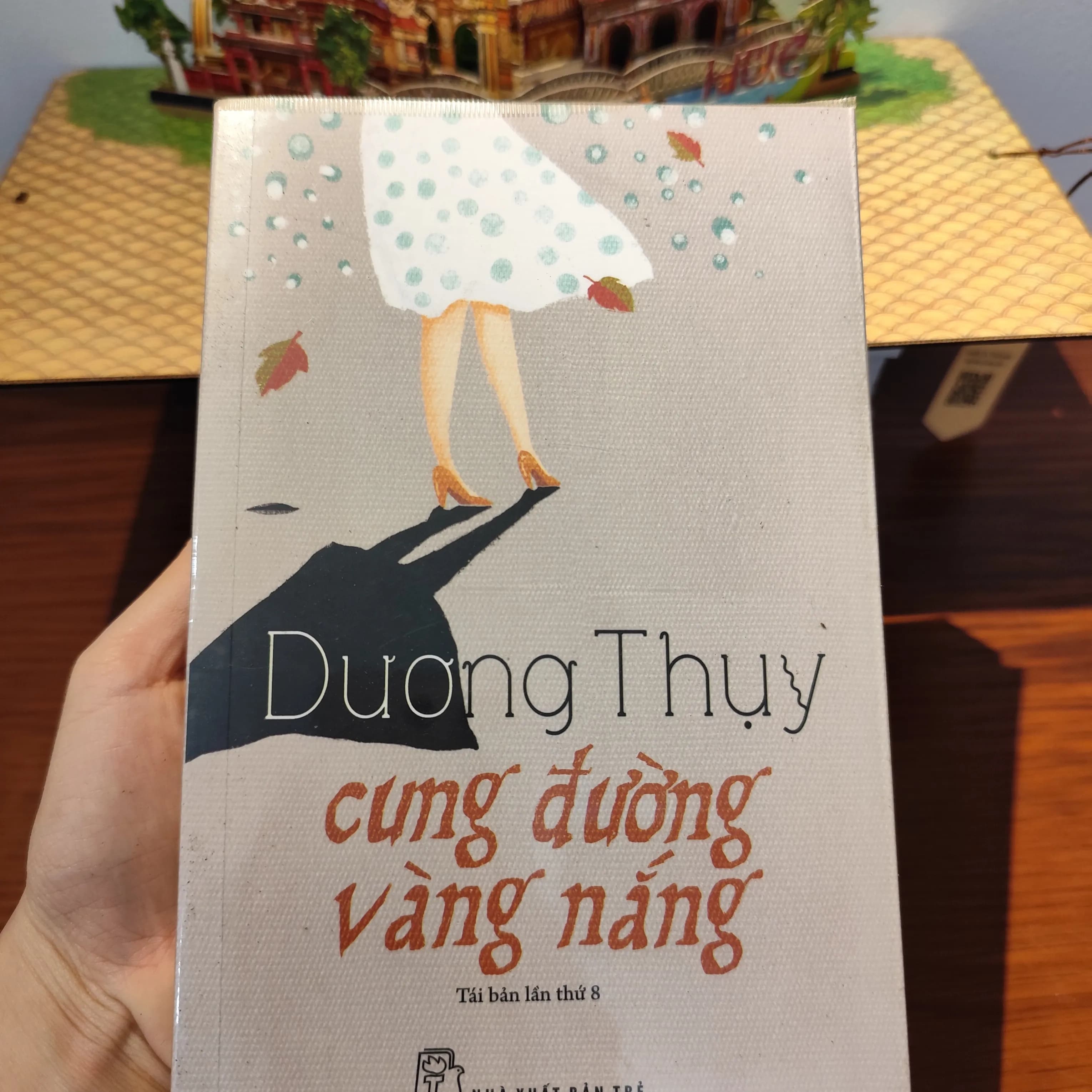 Cung đường vàng nắng- Dương Thụy - Image 1