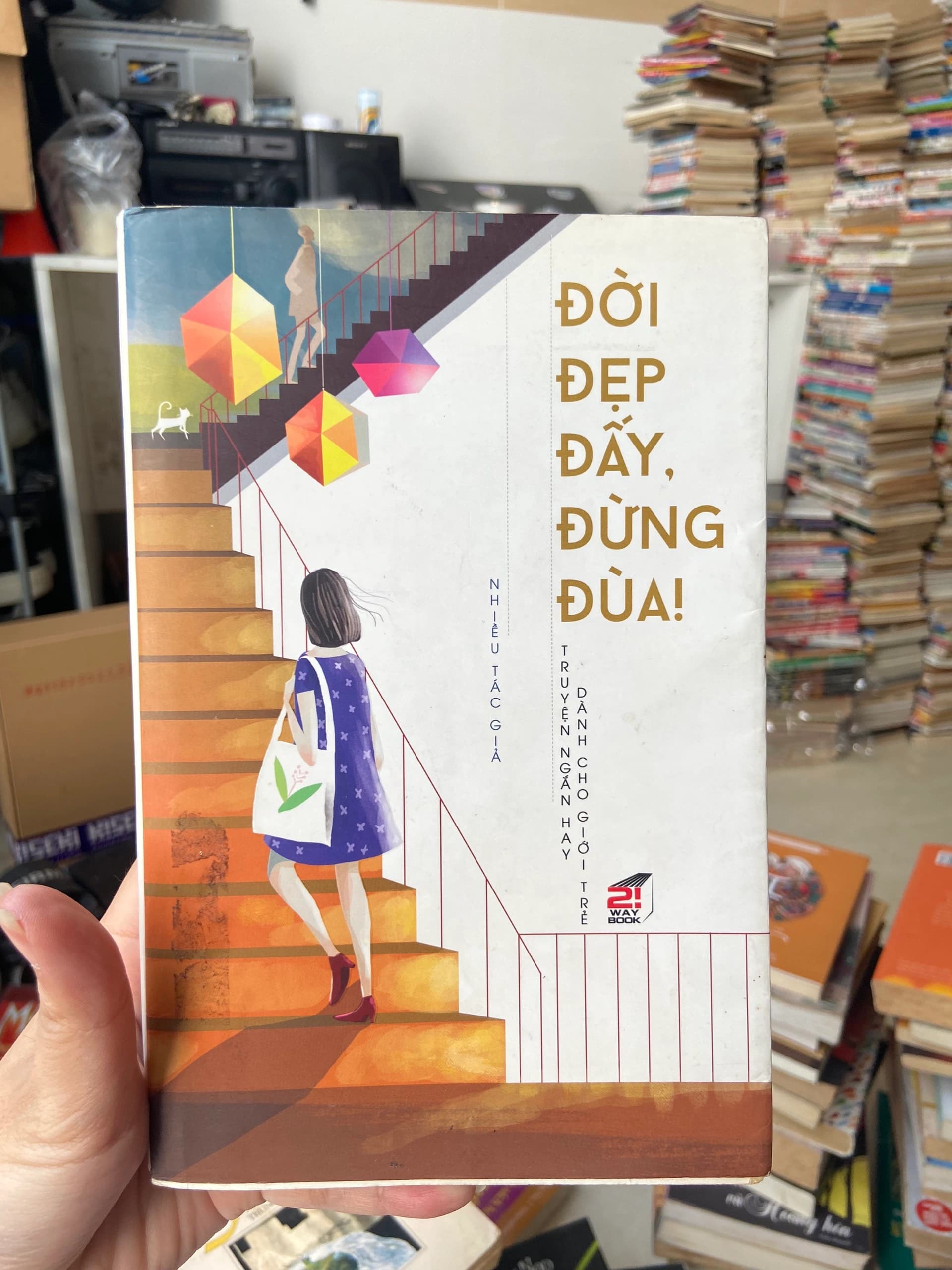 Đời Đẹp Đấy, Đừng Đùa! - Image 1
