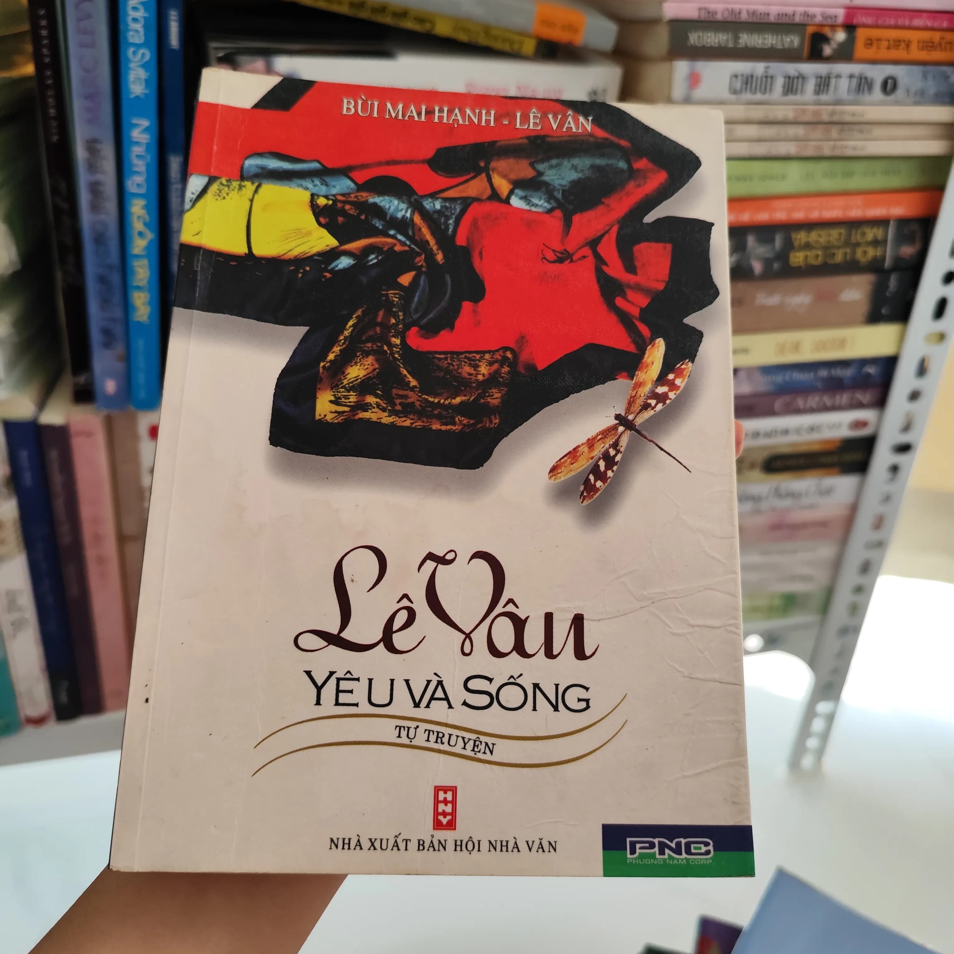 Lê Vân Yêu Và Sống - Image 1