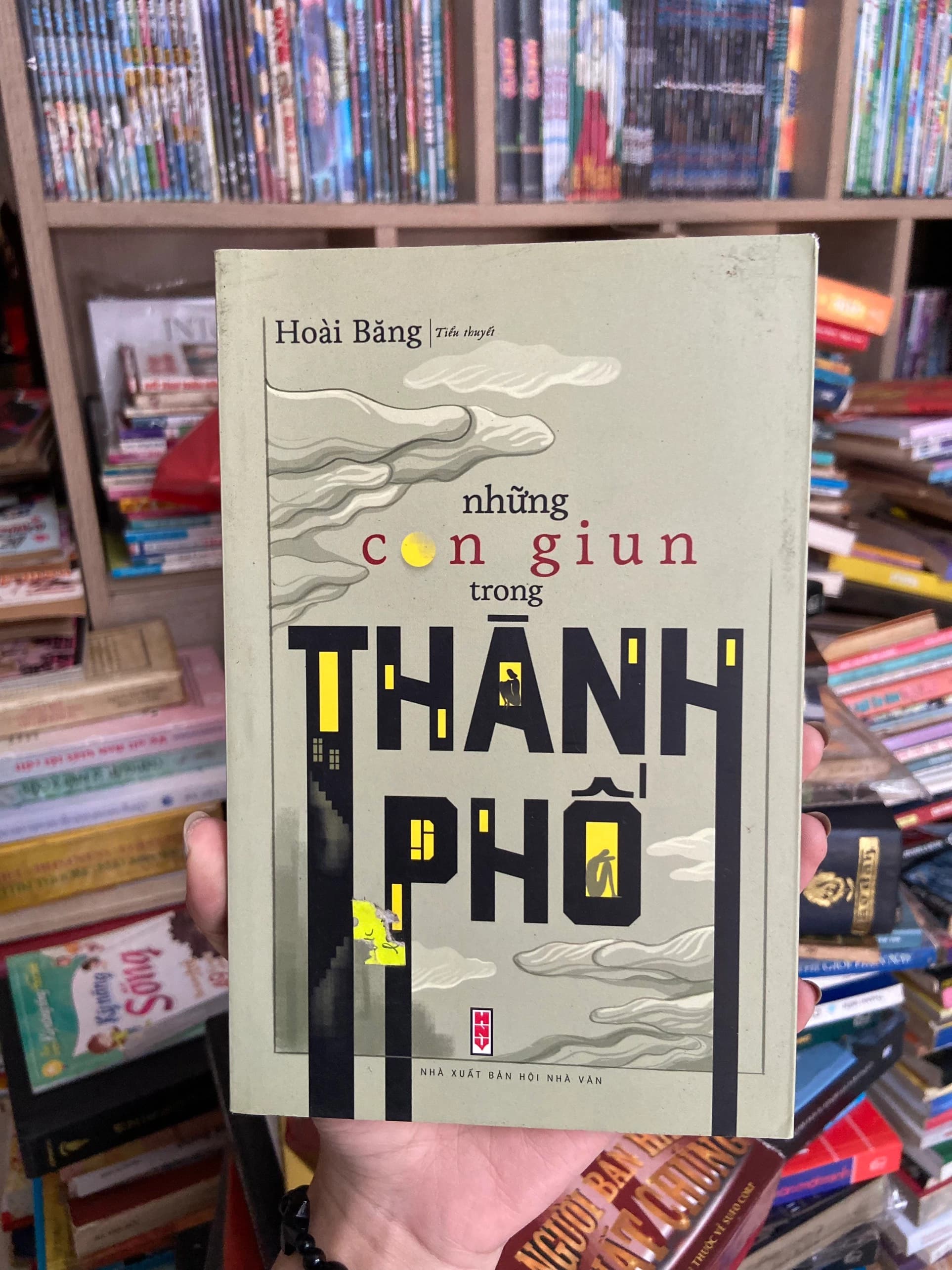 Những con giun trong thành phố - Hoài Băng - Image 1