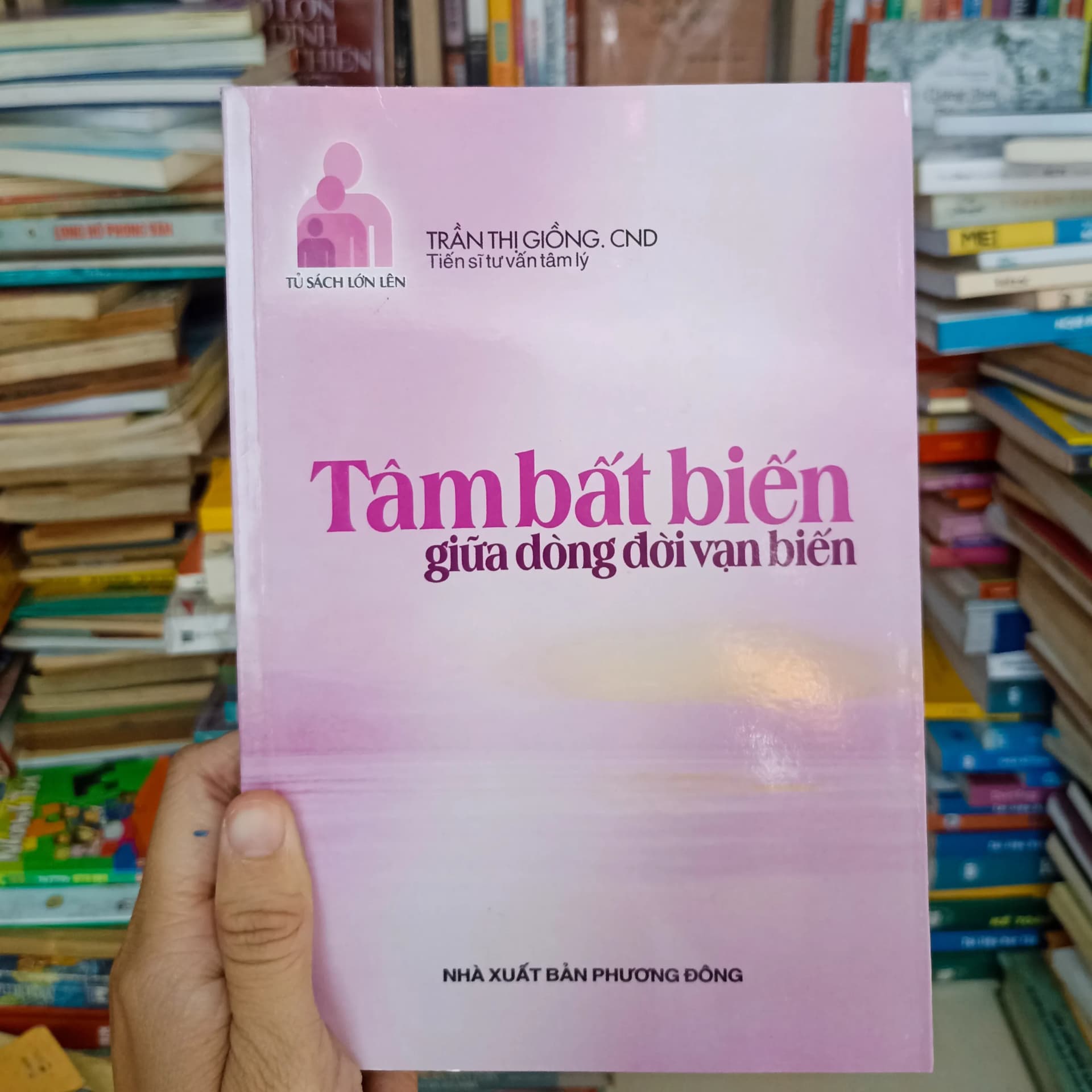 Tâm bất biến giữa dòng đời vạn biến - Image 1
