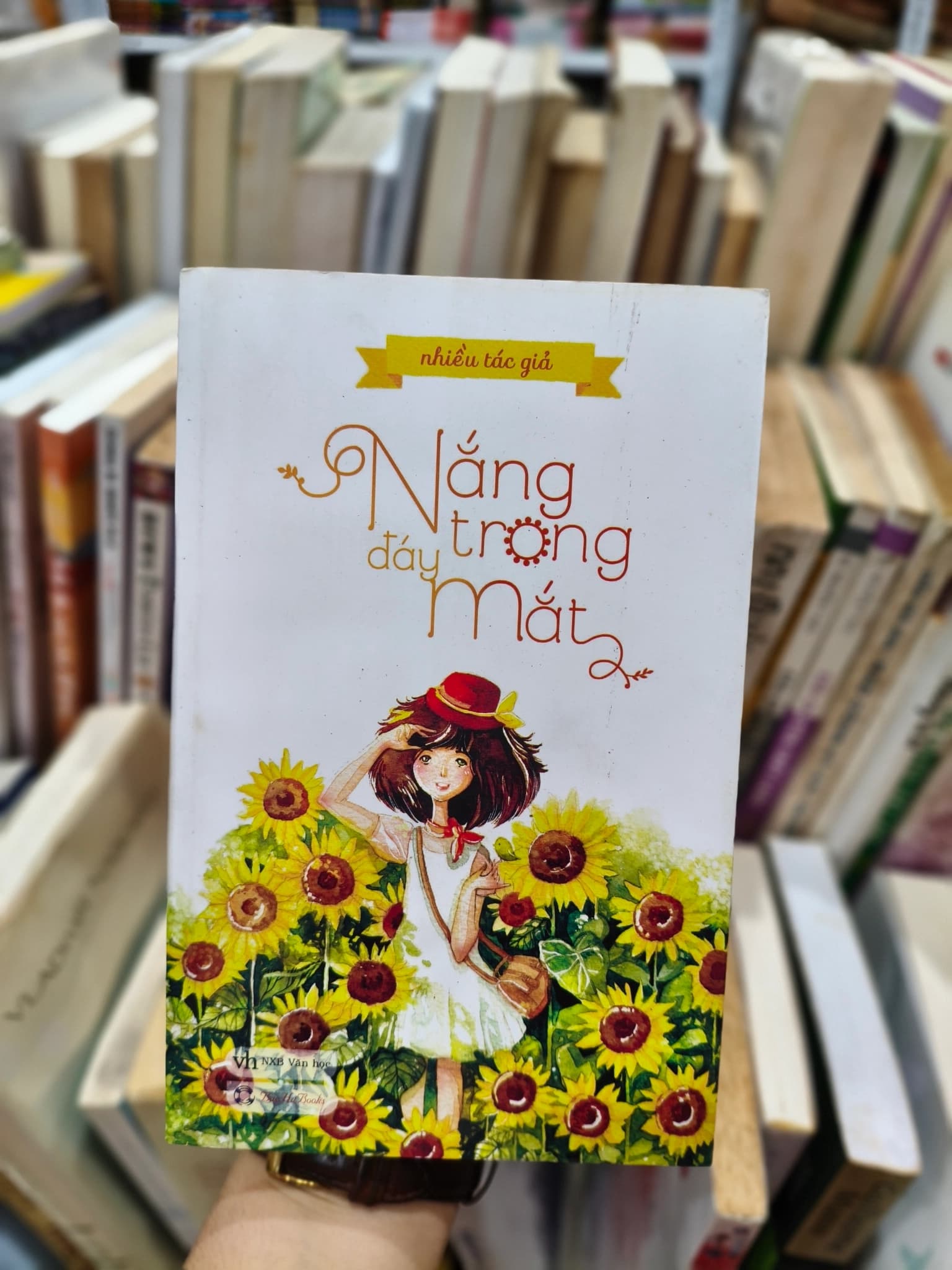 Nắng trong đáy mắt - Image 1
