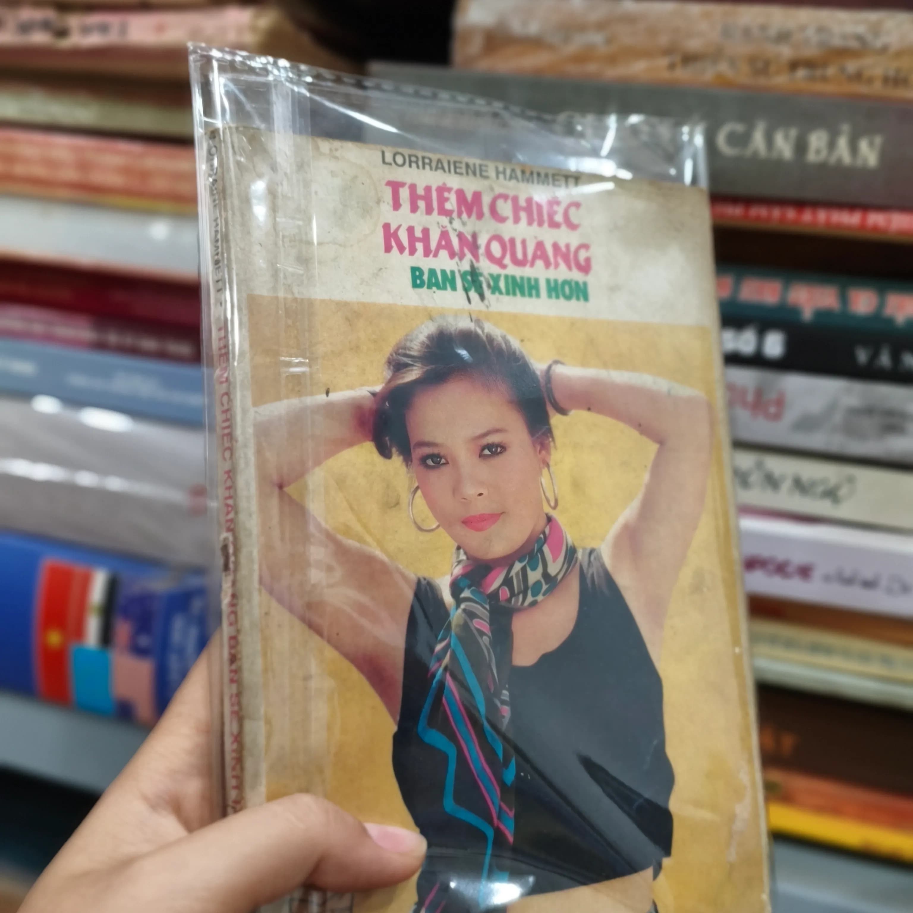 Thêm chiếc khăn quàng bạn sẽ sinh hơn - Image 1