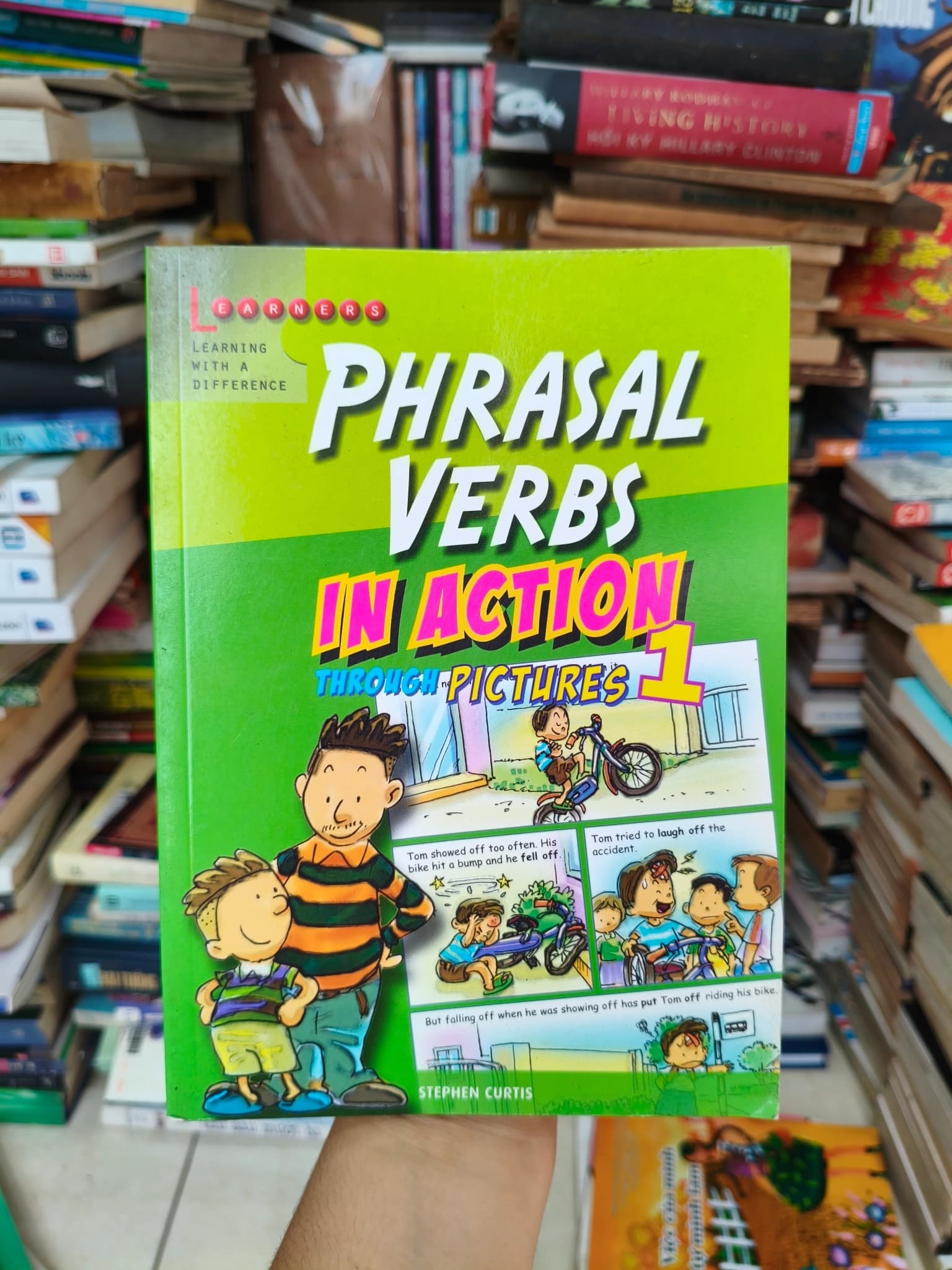Phrasal verbs in action through pictures - Image 1
