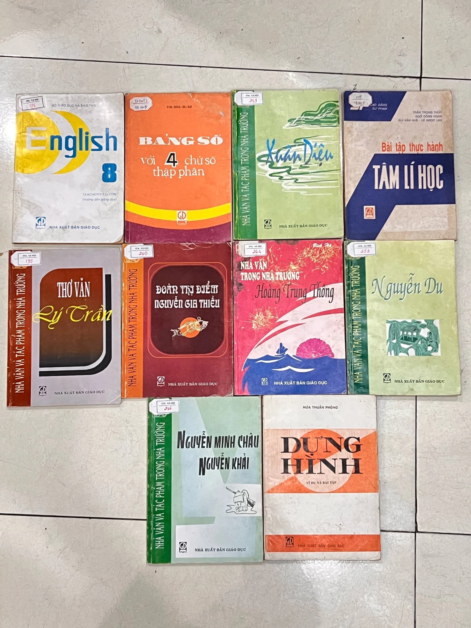 10 cuốn sách giáo khoa cũ - bản 9x - Image 1