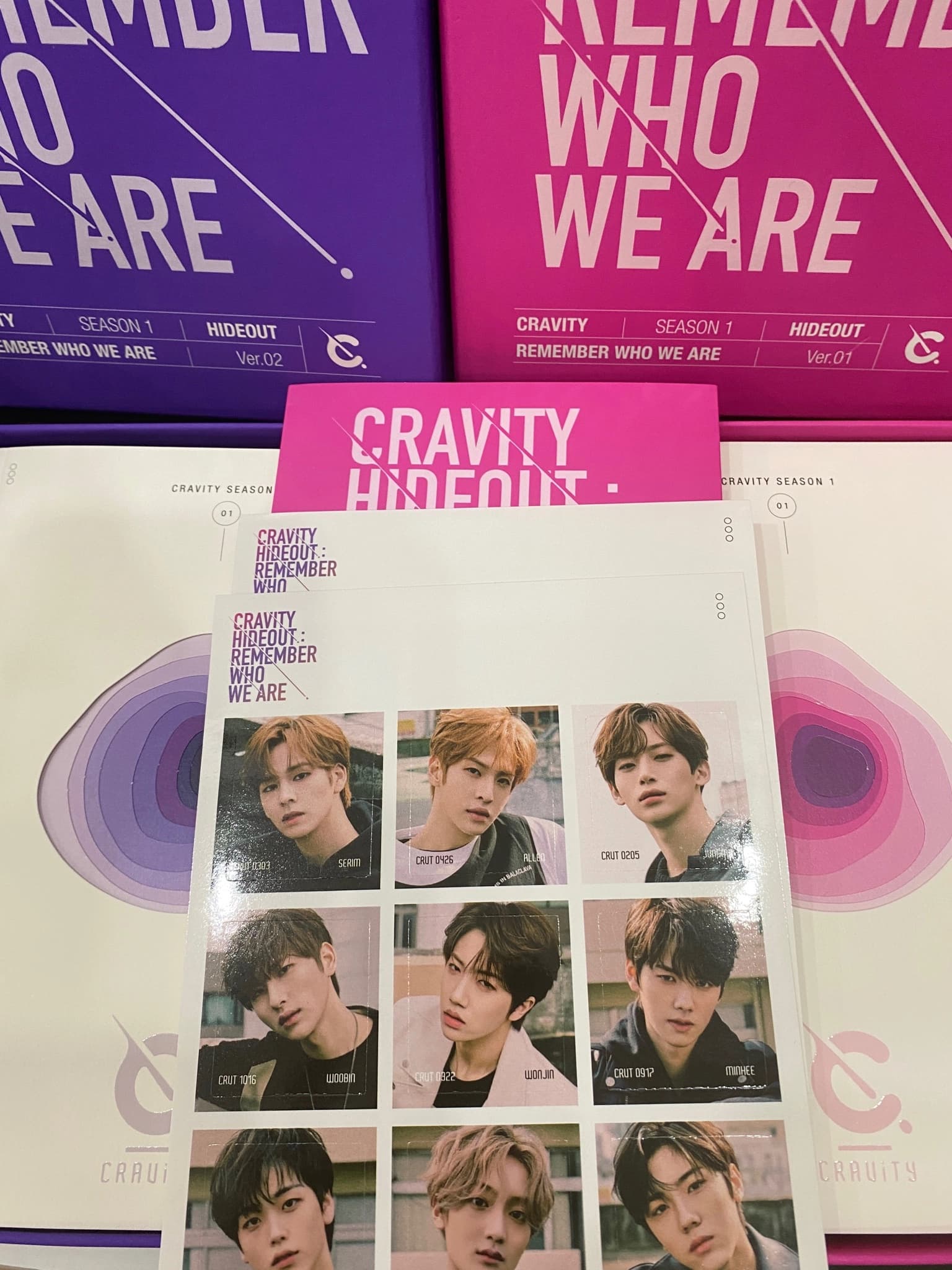 Ảnh Cravity - Hideout Remember Who We Are ( combo 2 ver hồng, tím ) - Image 1