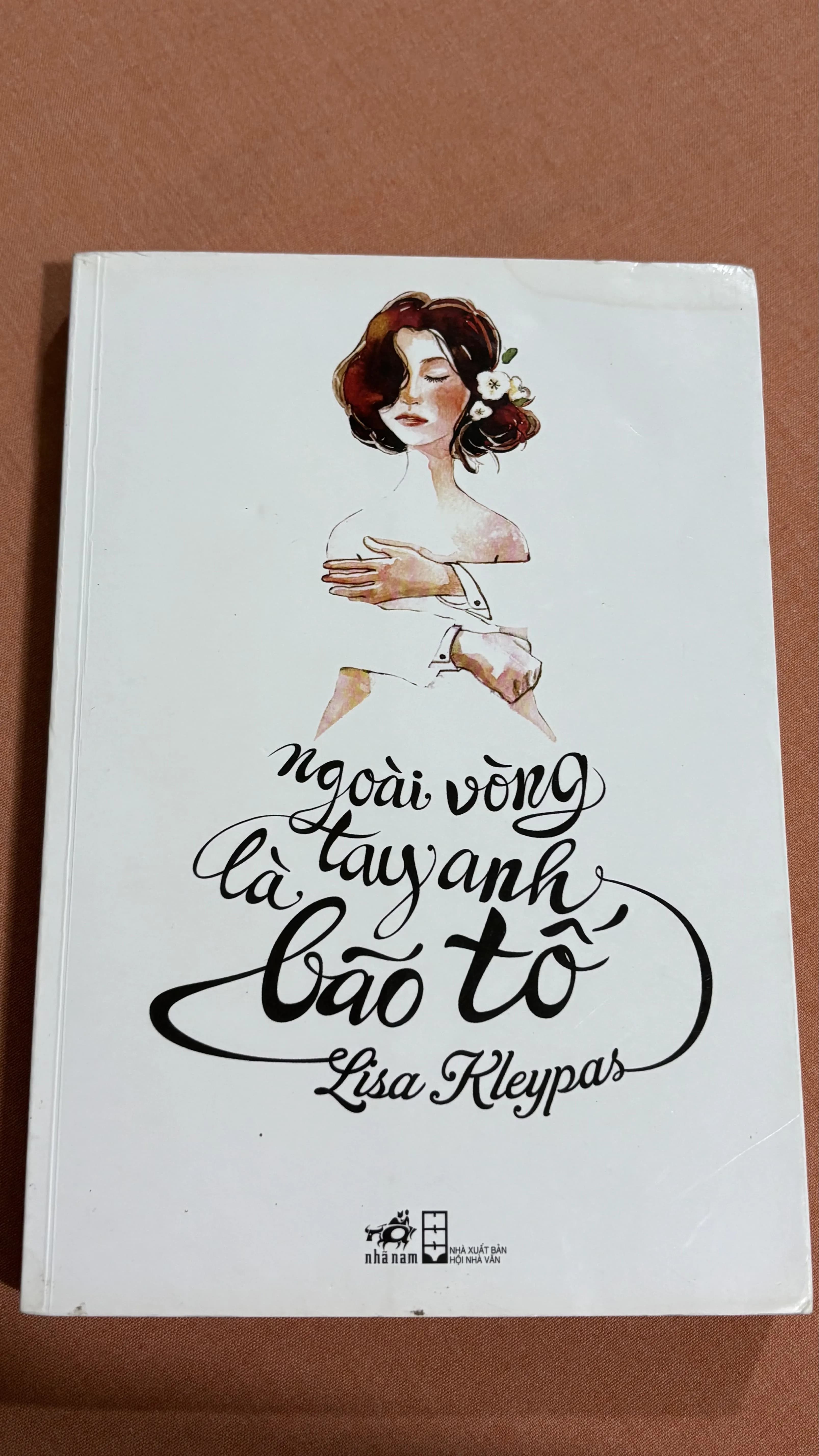 Ngoài vòng tay anh là bão tố - Image 1